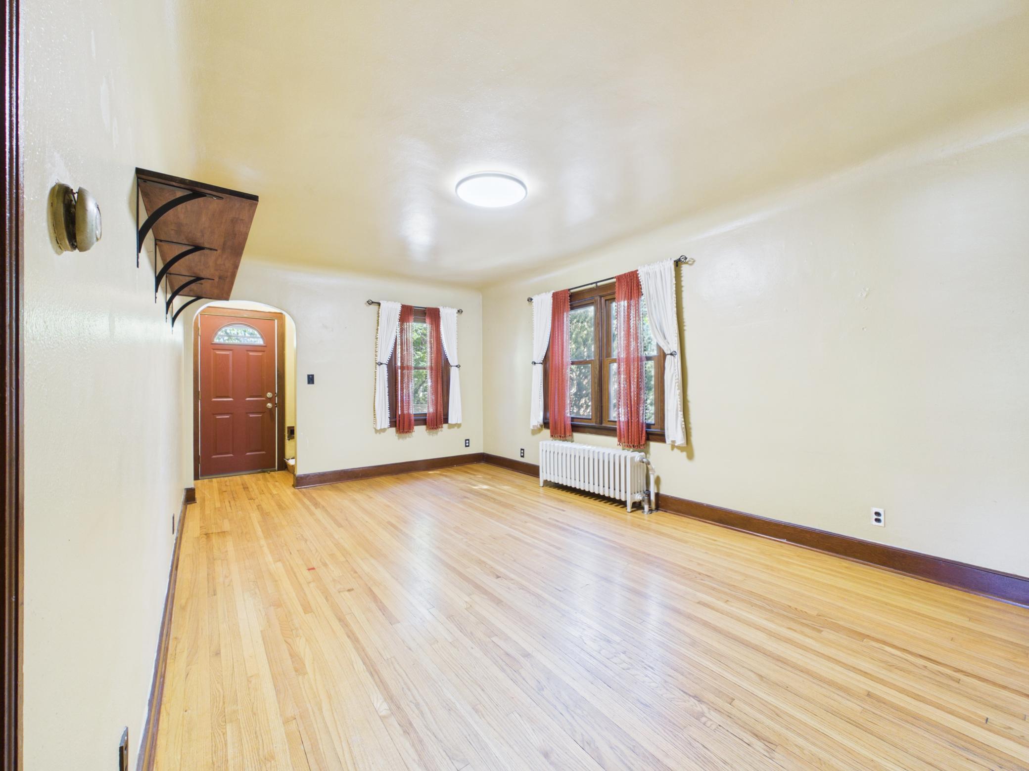1027 9th Avenue N Property Photo 5