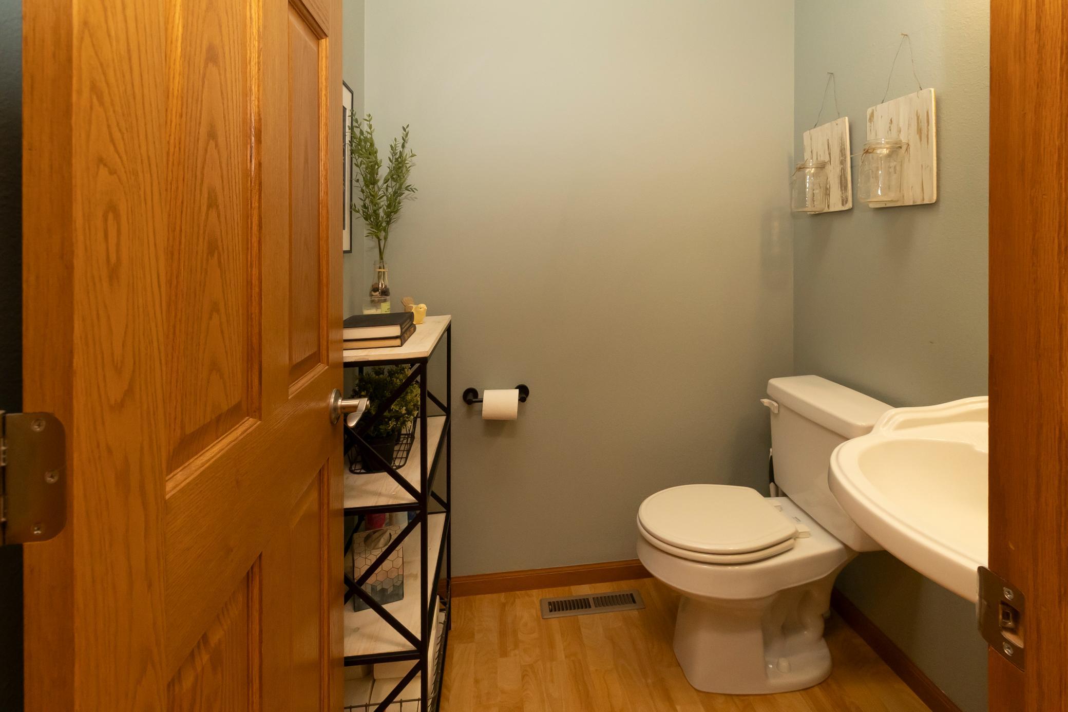 316 Interstate Boulevard Property Photo 32