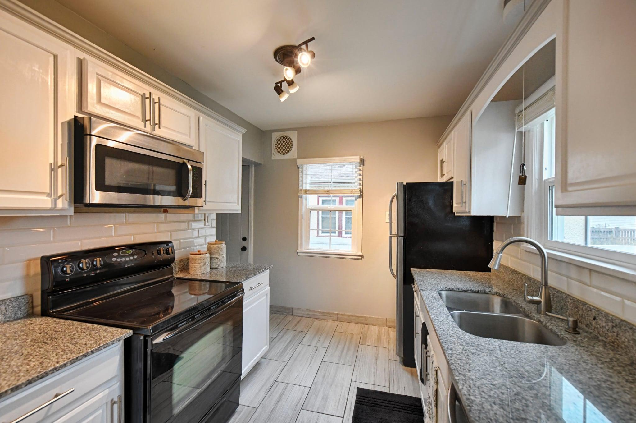 755 Cottage Avenue E Property Photo 7