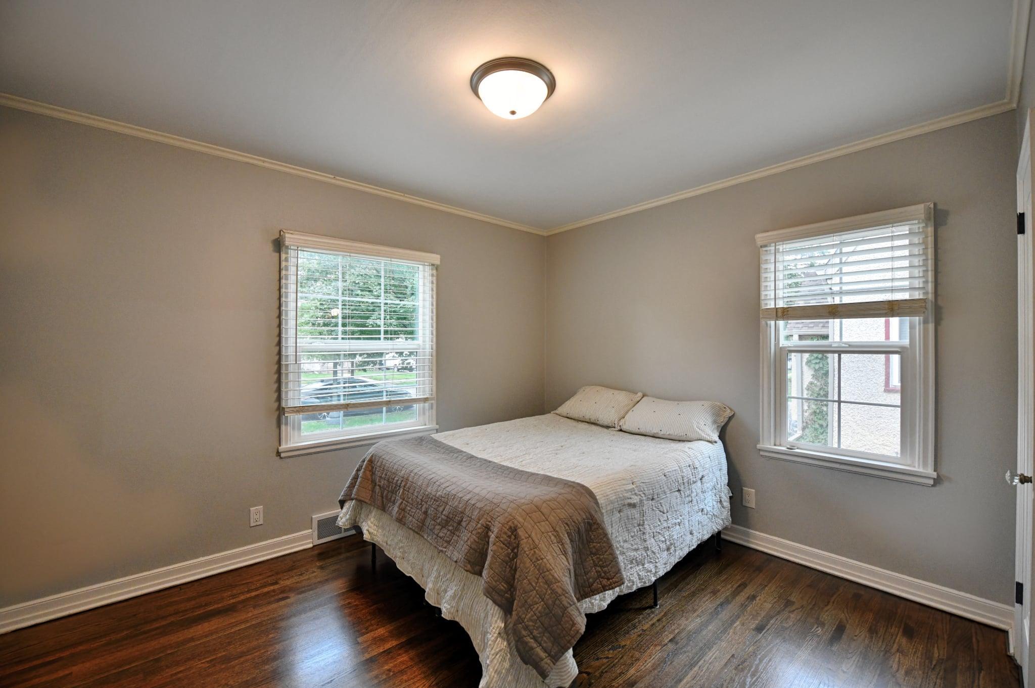755 Cottage Avenue E Property Photo 8