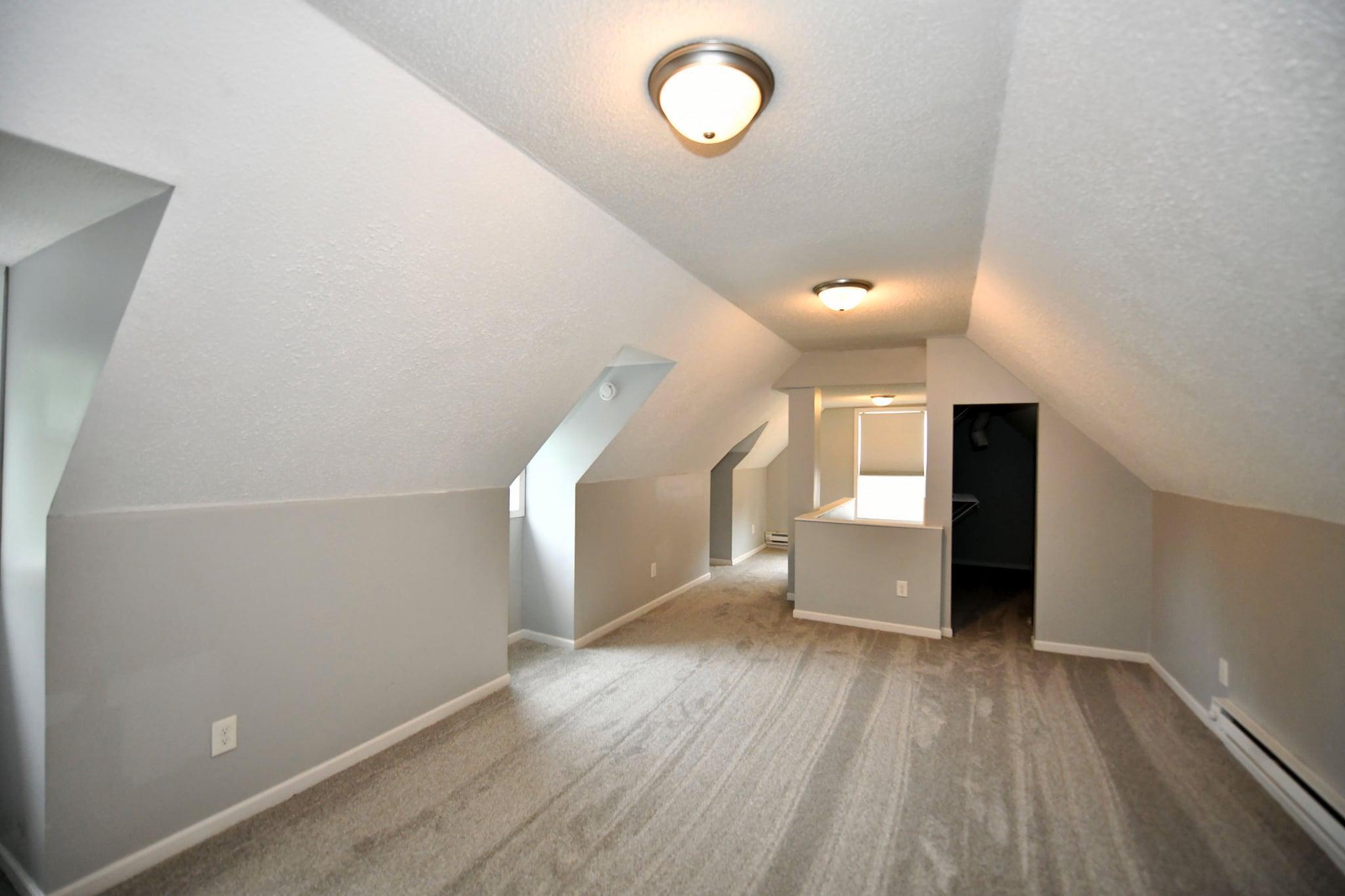 755 Cottage Avenue E Property Photo 10