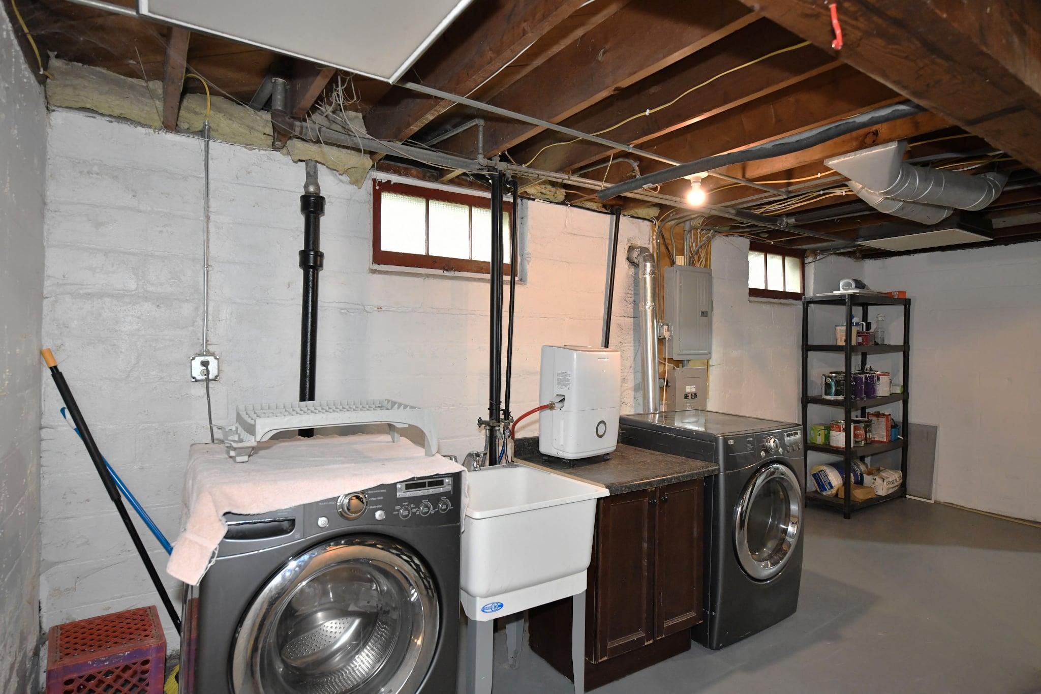 755 Cottage Avenue E Property Photo 15