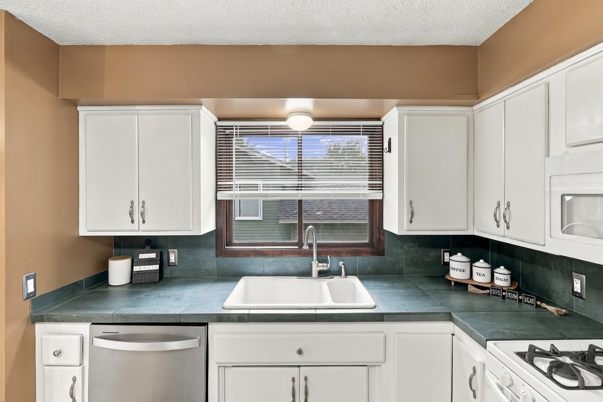 718 73rd Way N Property Photo 10