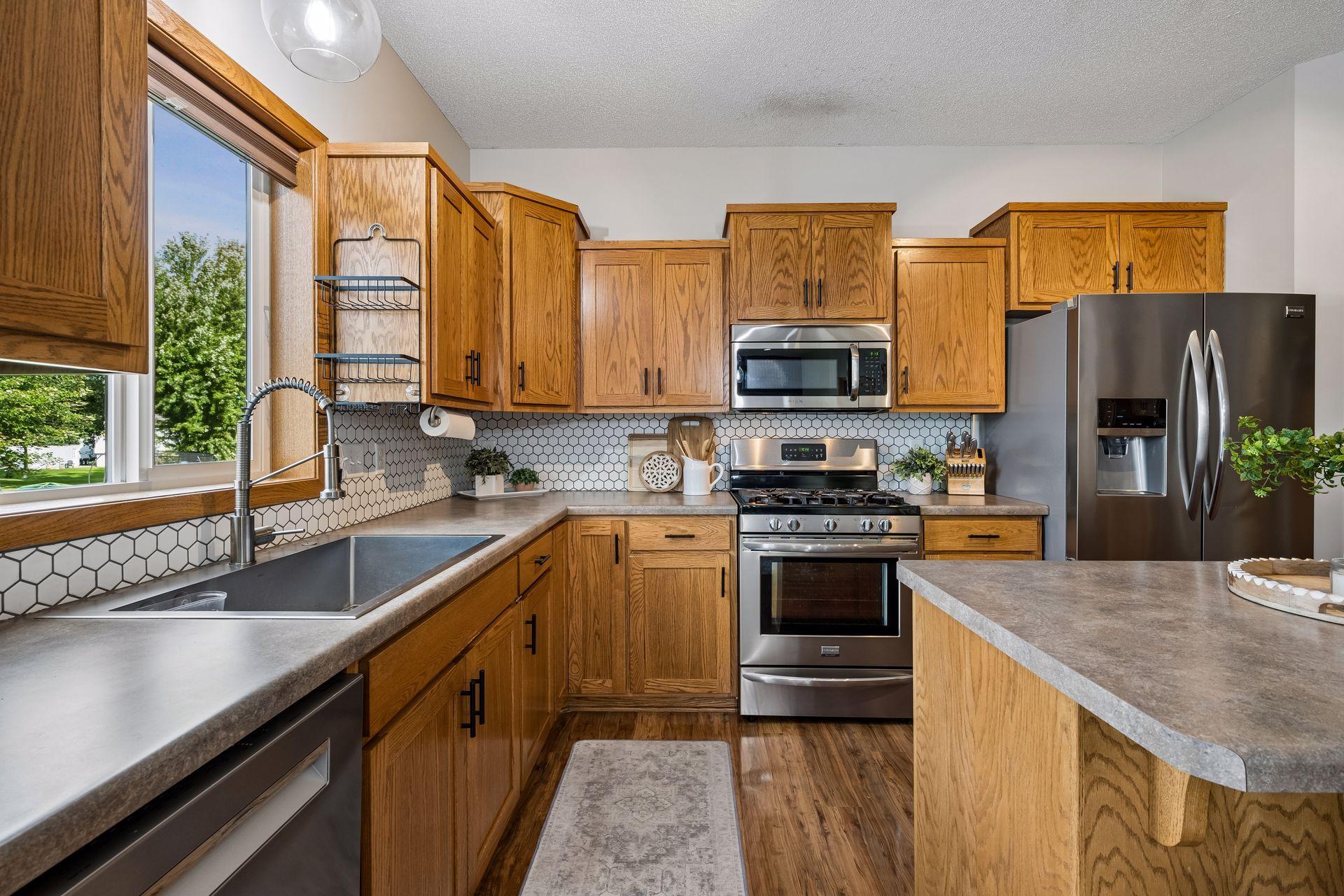 11160 Olympia Avenue Property Photo 12