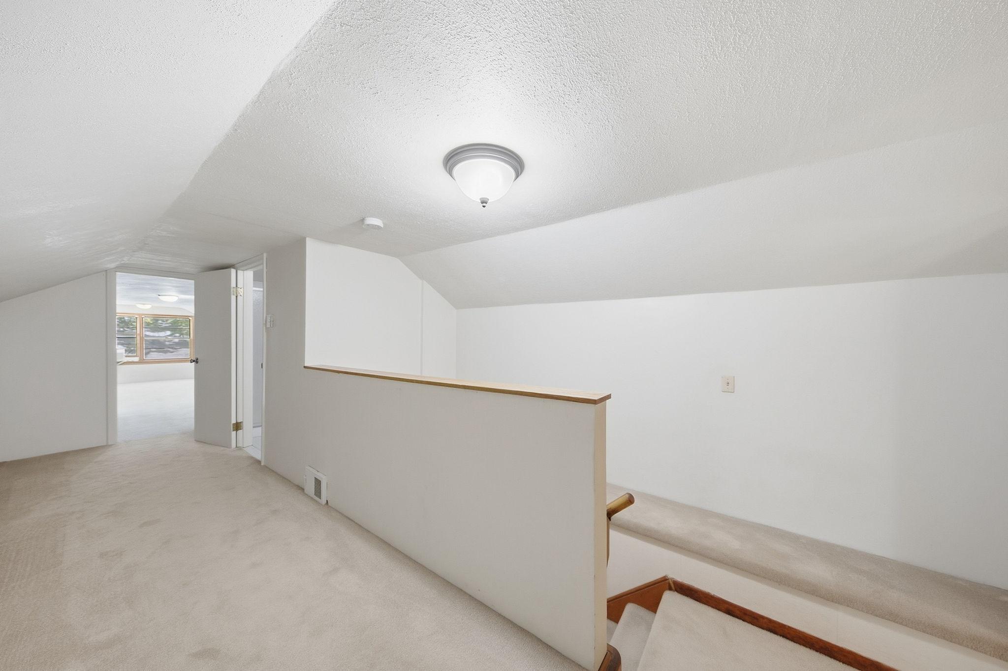 667 Wheelock Parkway W Property Photo 16