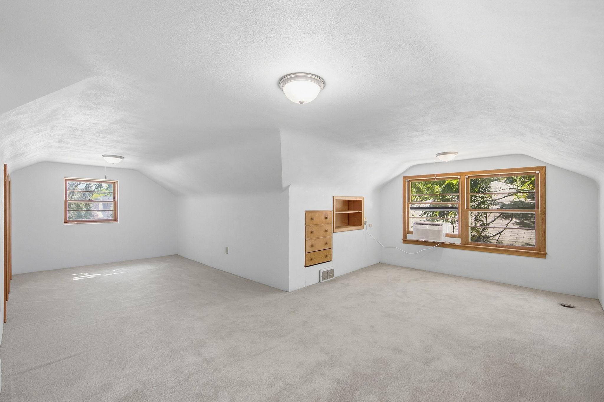 667 Wheelock Parkway W Property Photo 20