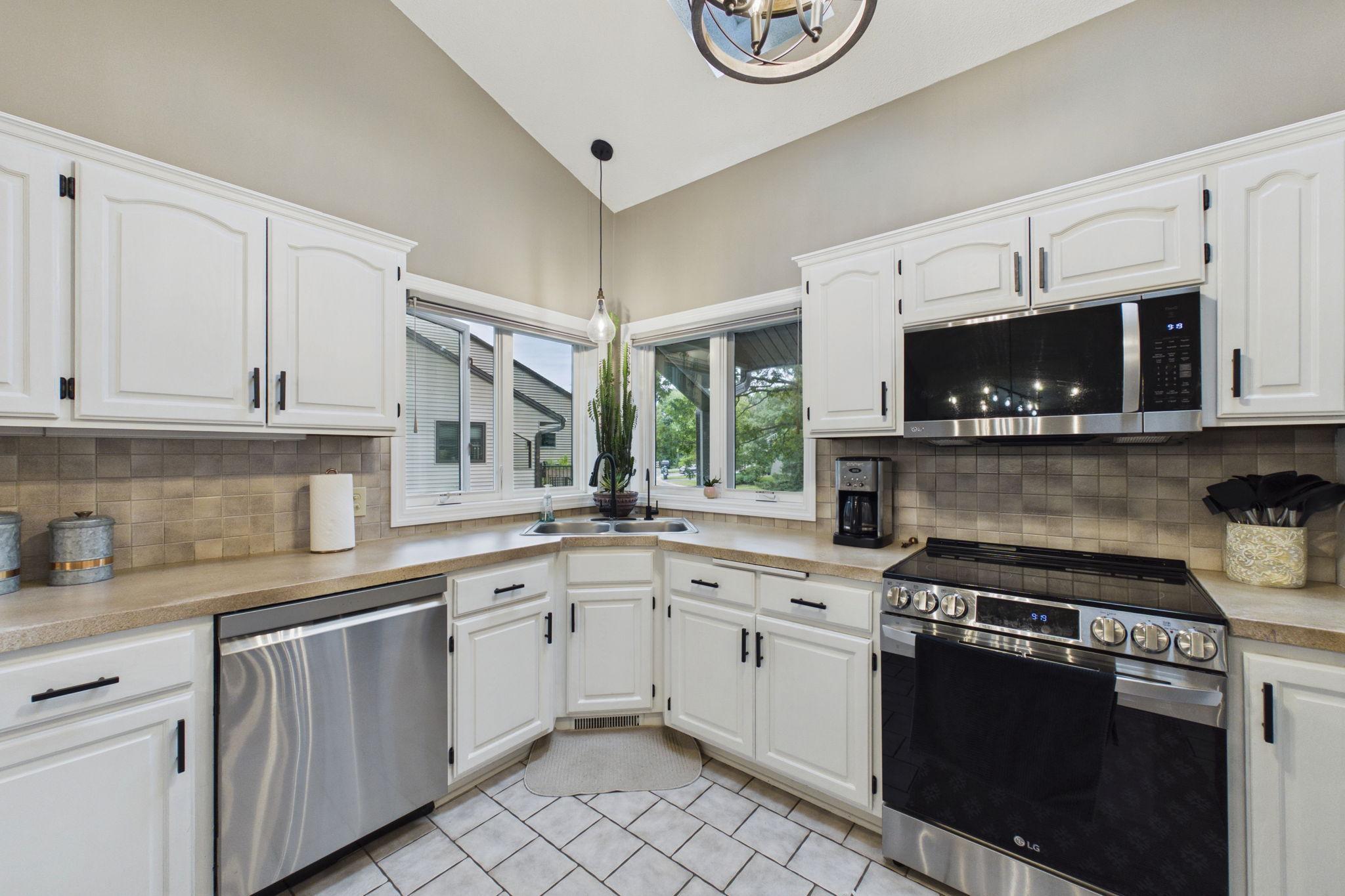 3680 Widgeon Way Property Photo 8