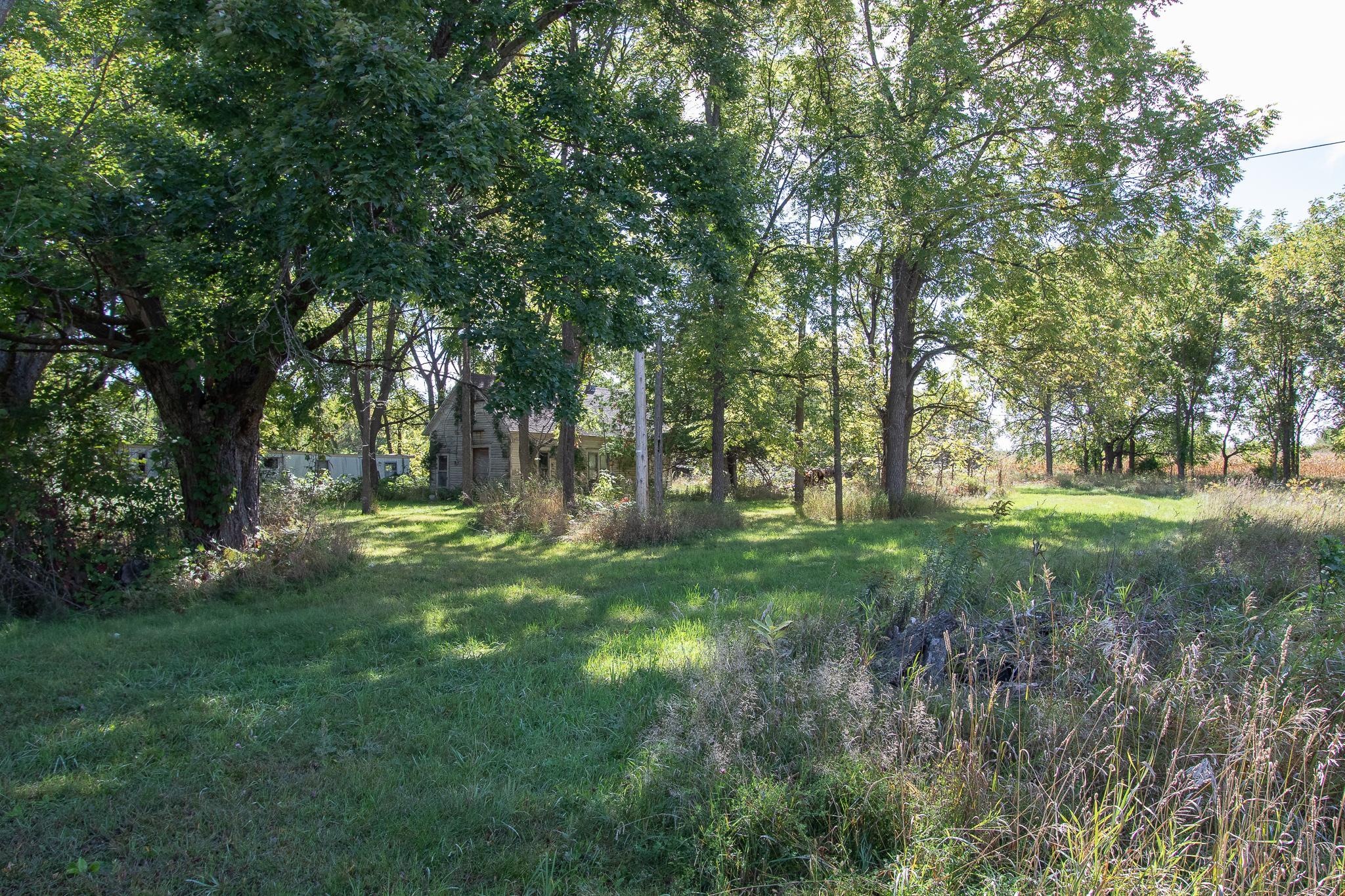 617 Central Drive E Property Photo 5