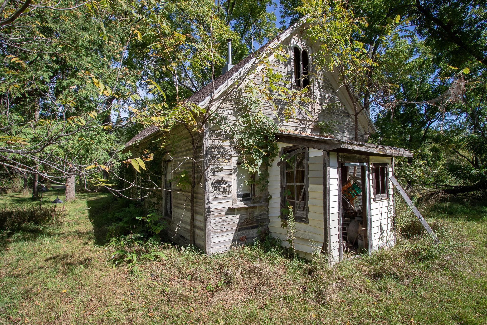 617 Central Drive E Property Photo 14