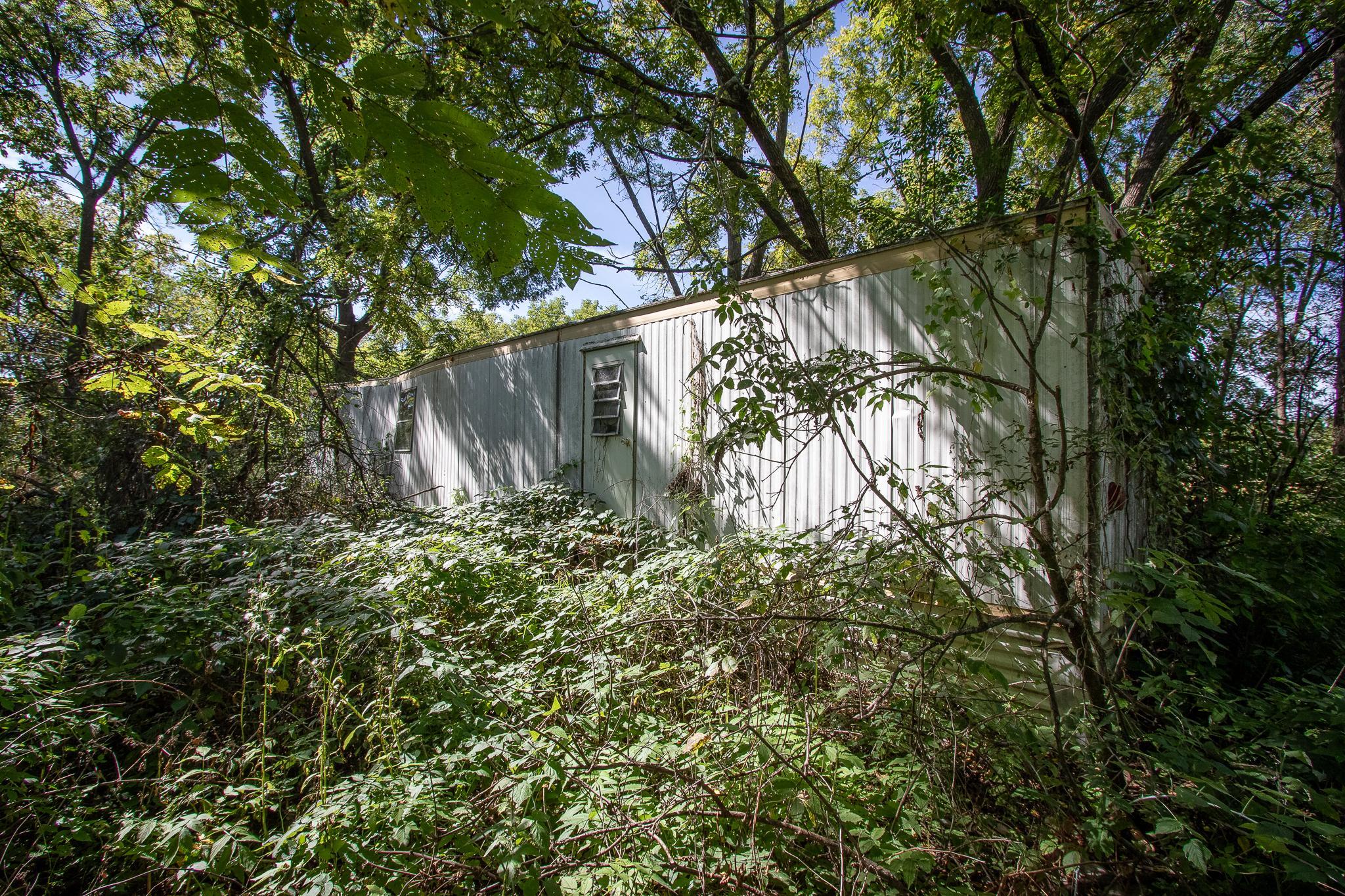 617 Central Drive E Property Photo 17