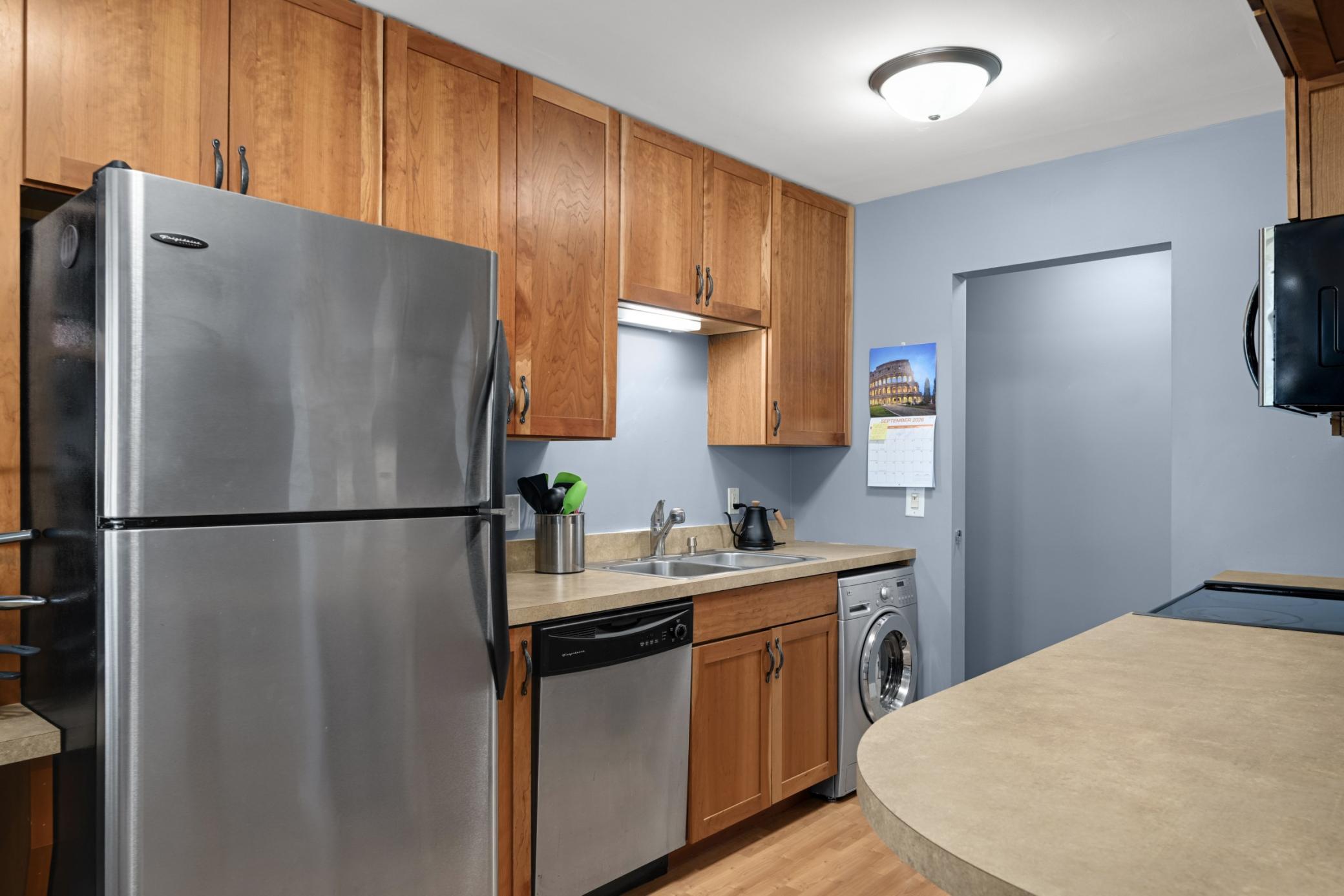 240 Wentworth Avenue W 302 Property Photo 1