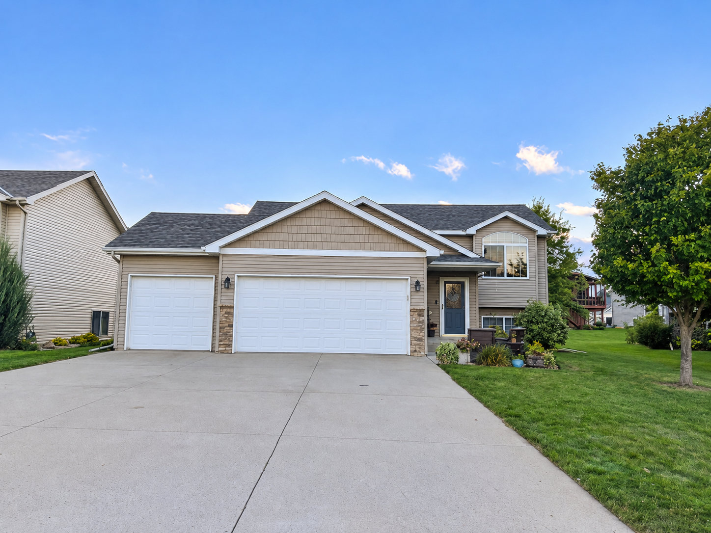 104 Kingsmill Court Property Photo 1