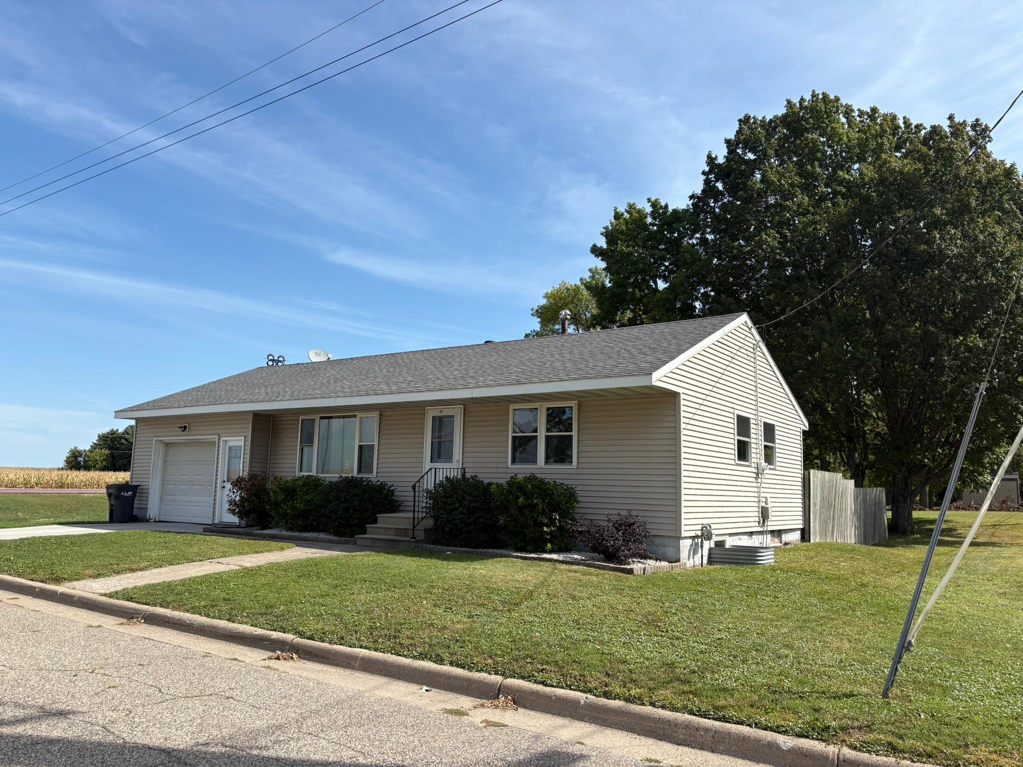 105 6th Street Property Photo 1
