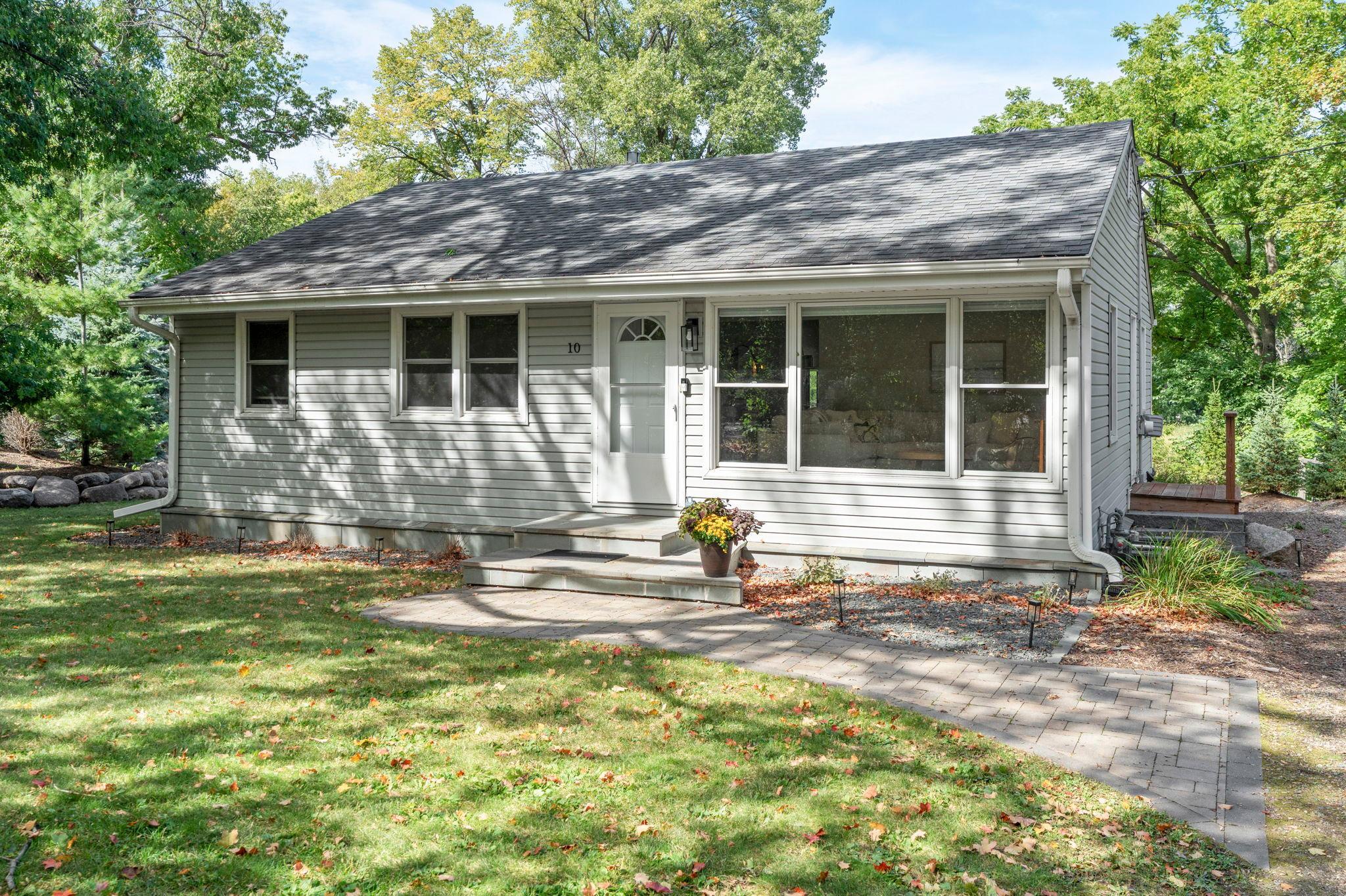 10 Woodlawn Avenue Property Photo 1