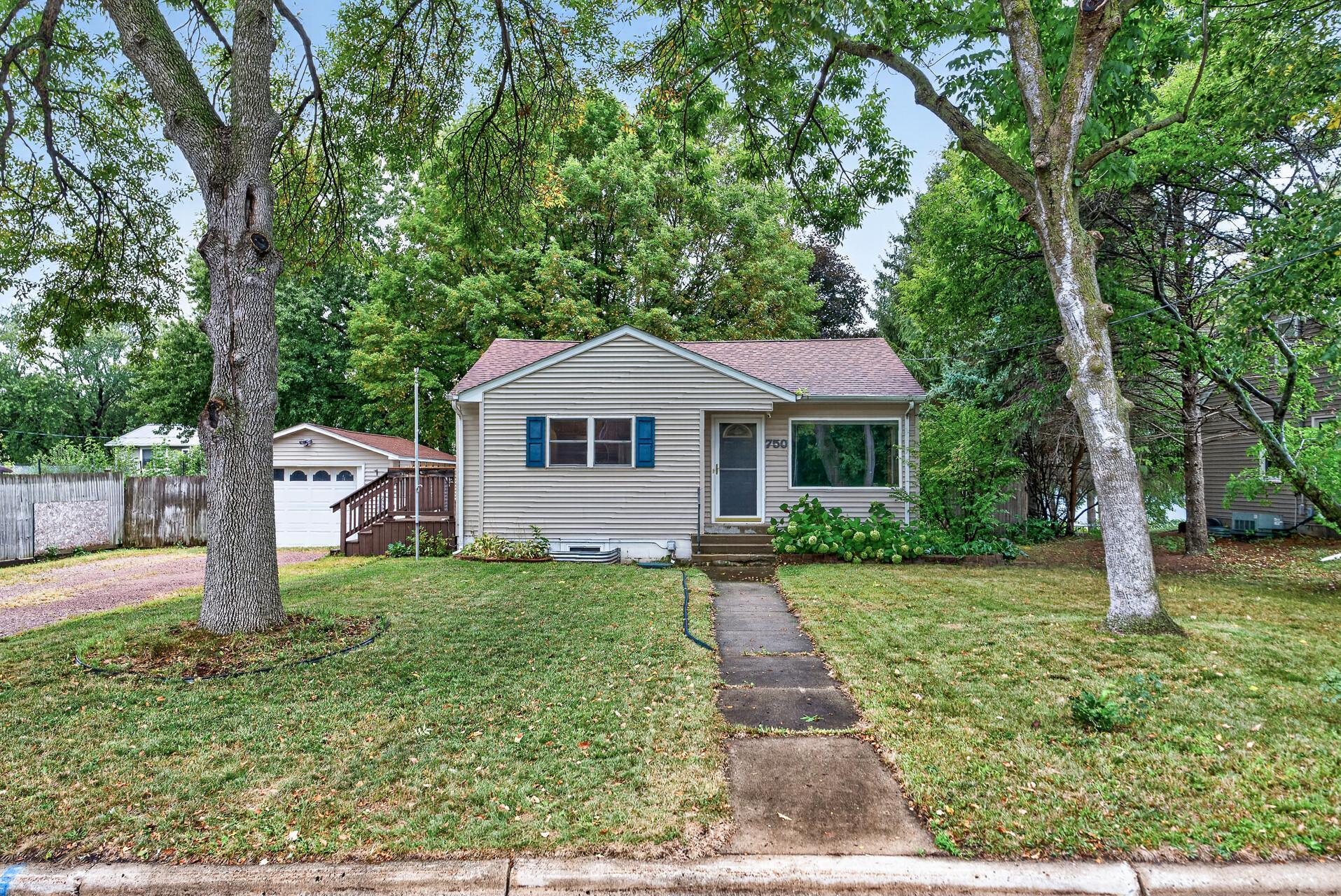 750 Mooers Avenue Se Property Photo 3