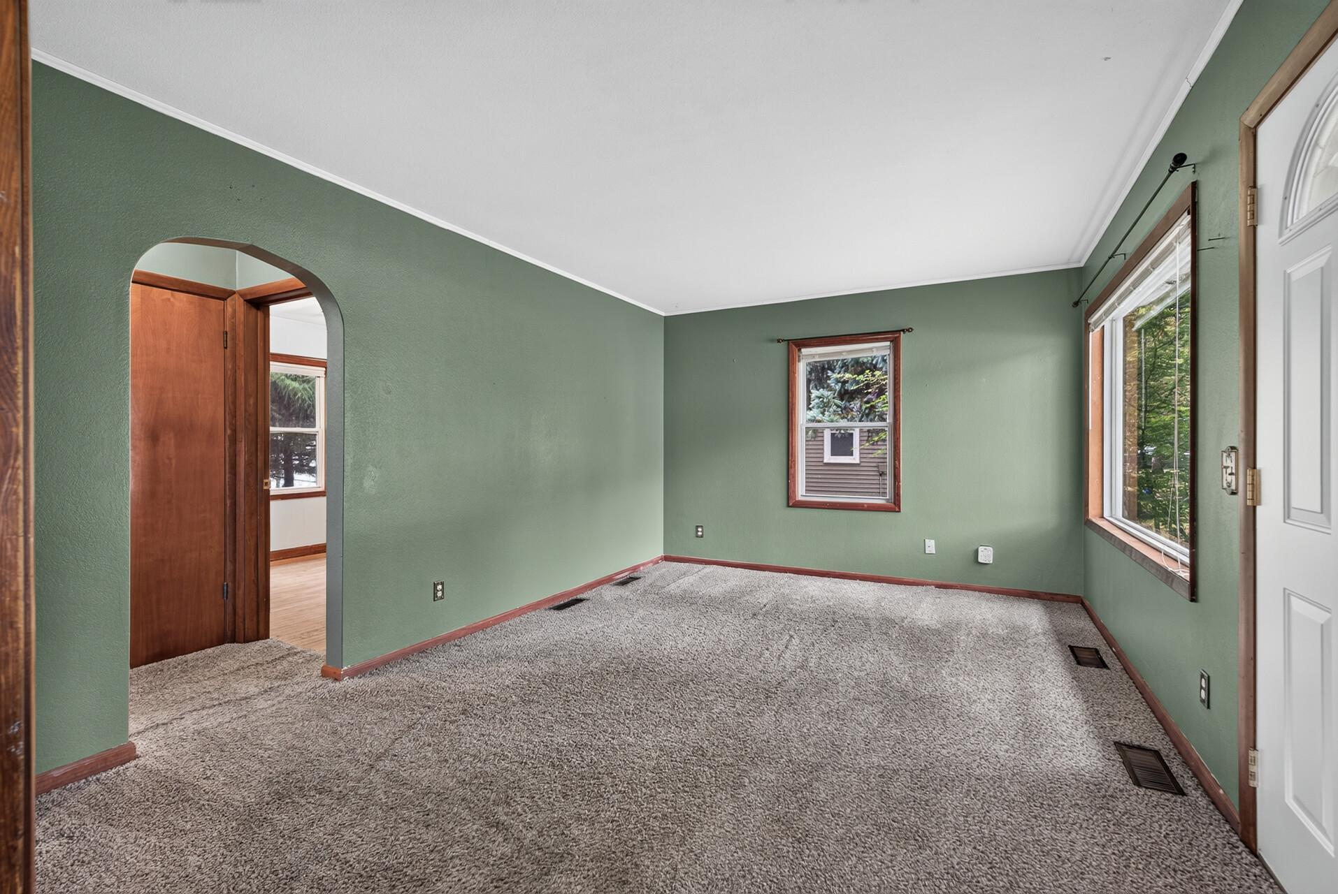 750 Mooers Avenue Se Property Photo 4