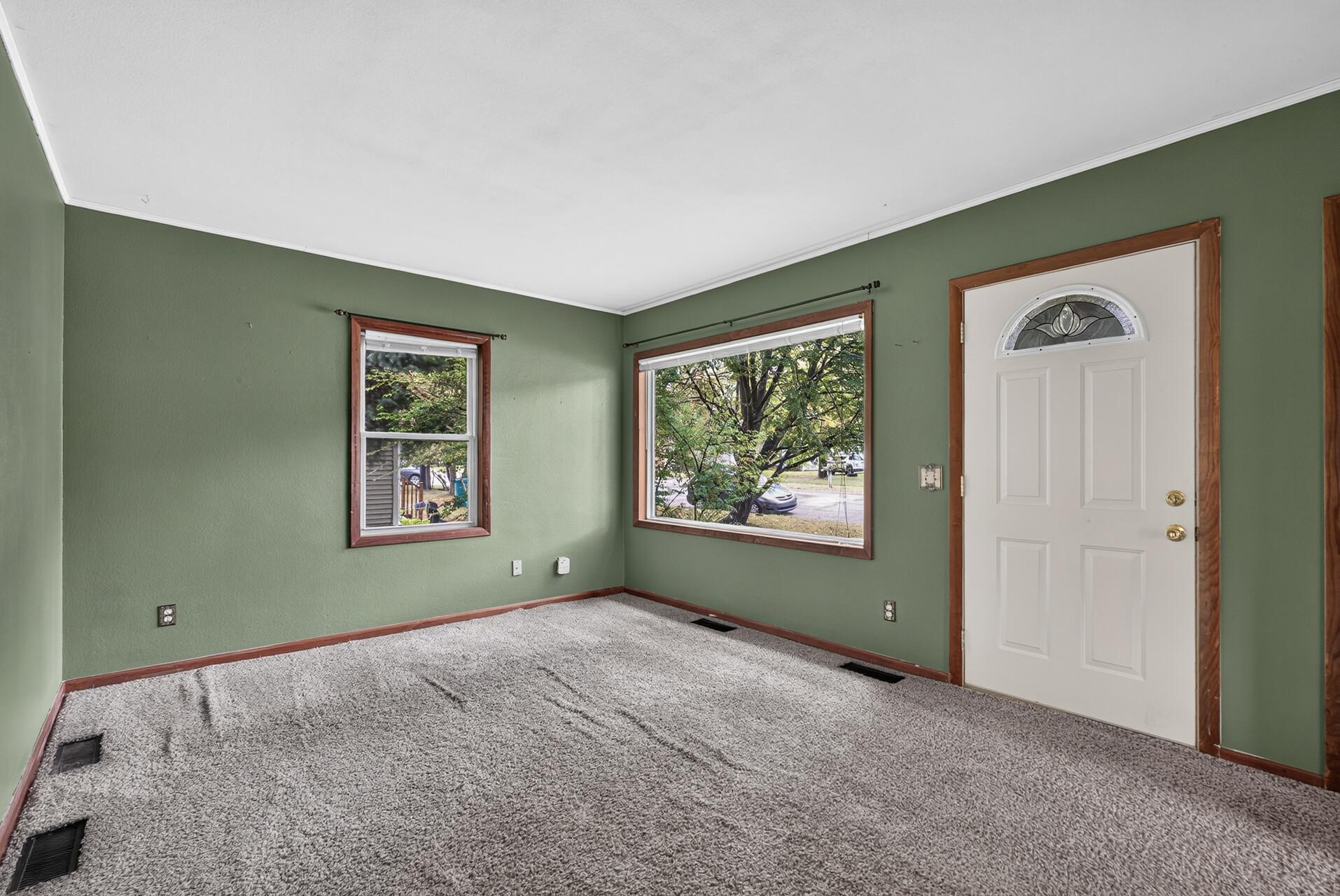 750 Mooers Avenue Se Property Photo 5