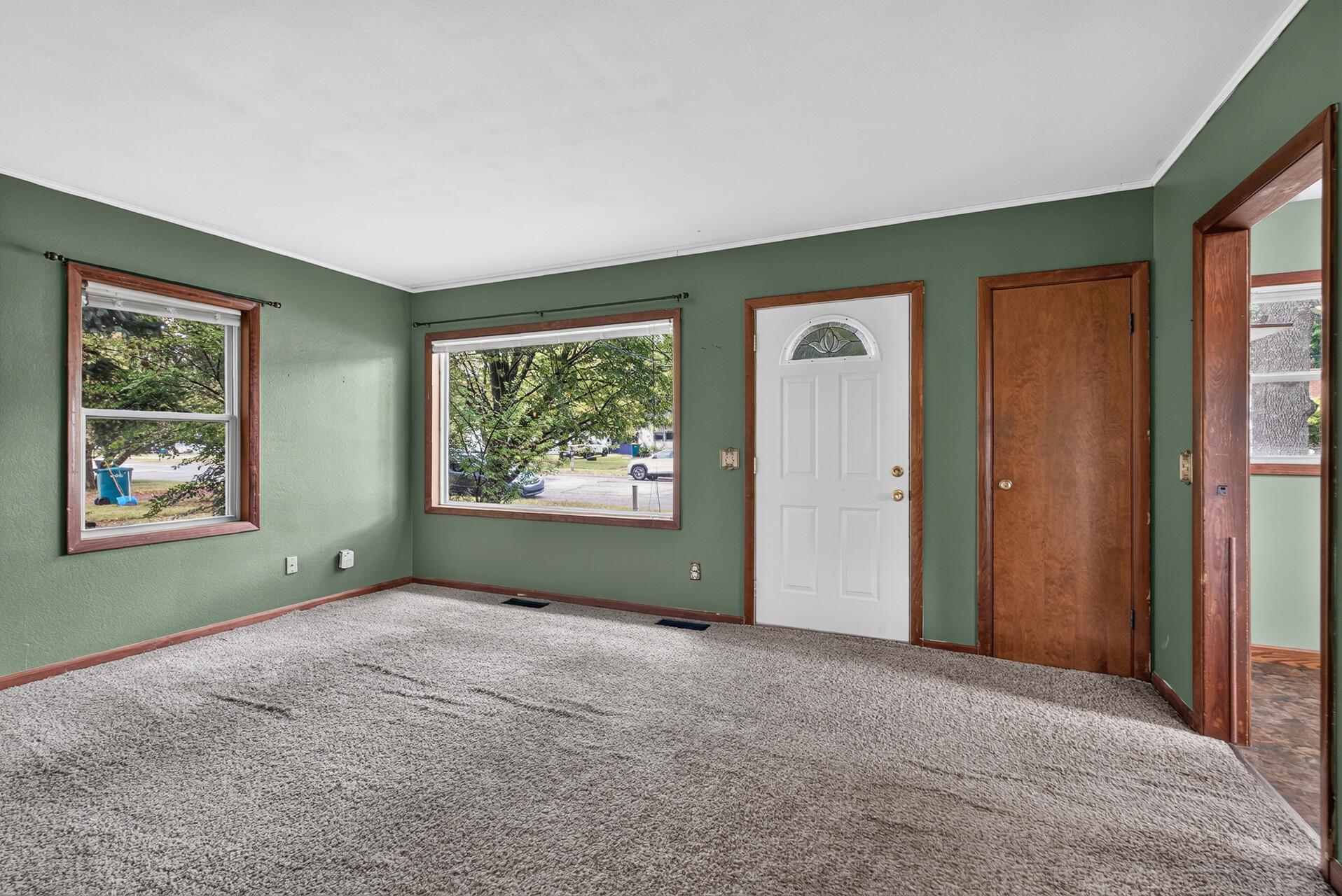 750 Mooers Avenue Se Property Photo 6