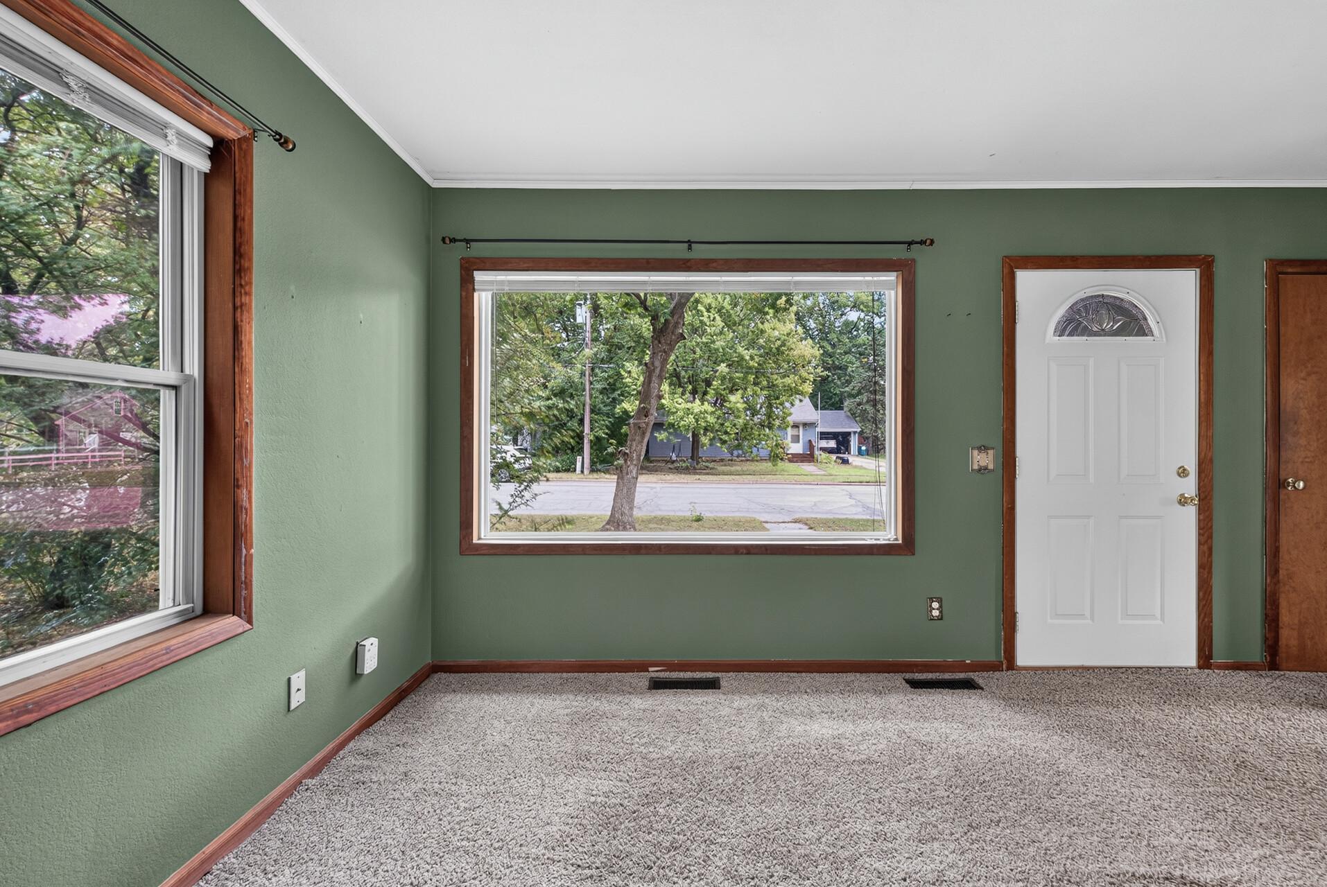 750 Mooers Avenue Se Property Photo 7