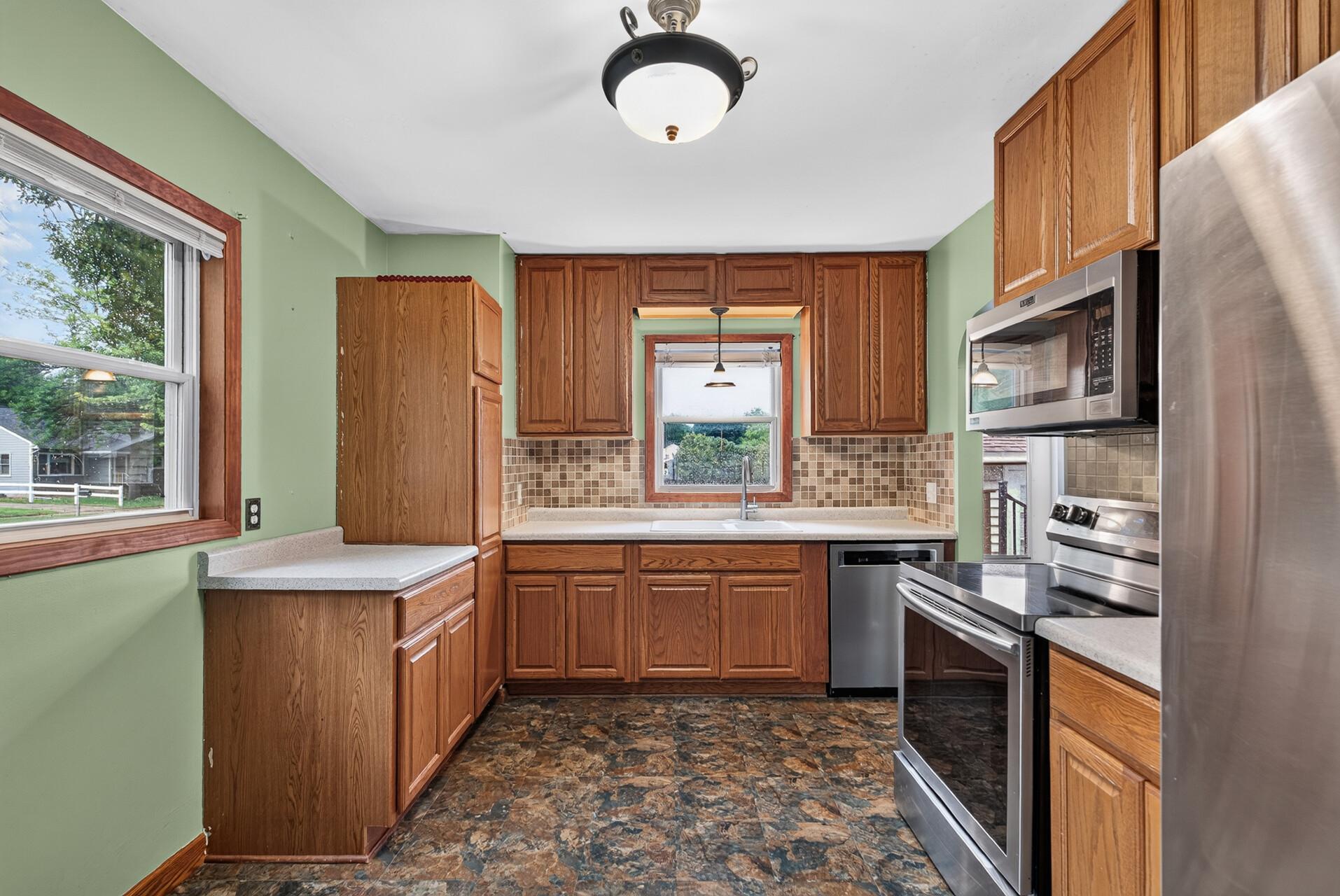 750 Mooers Avenue Se Property Photo 9