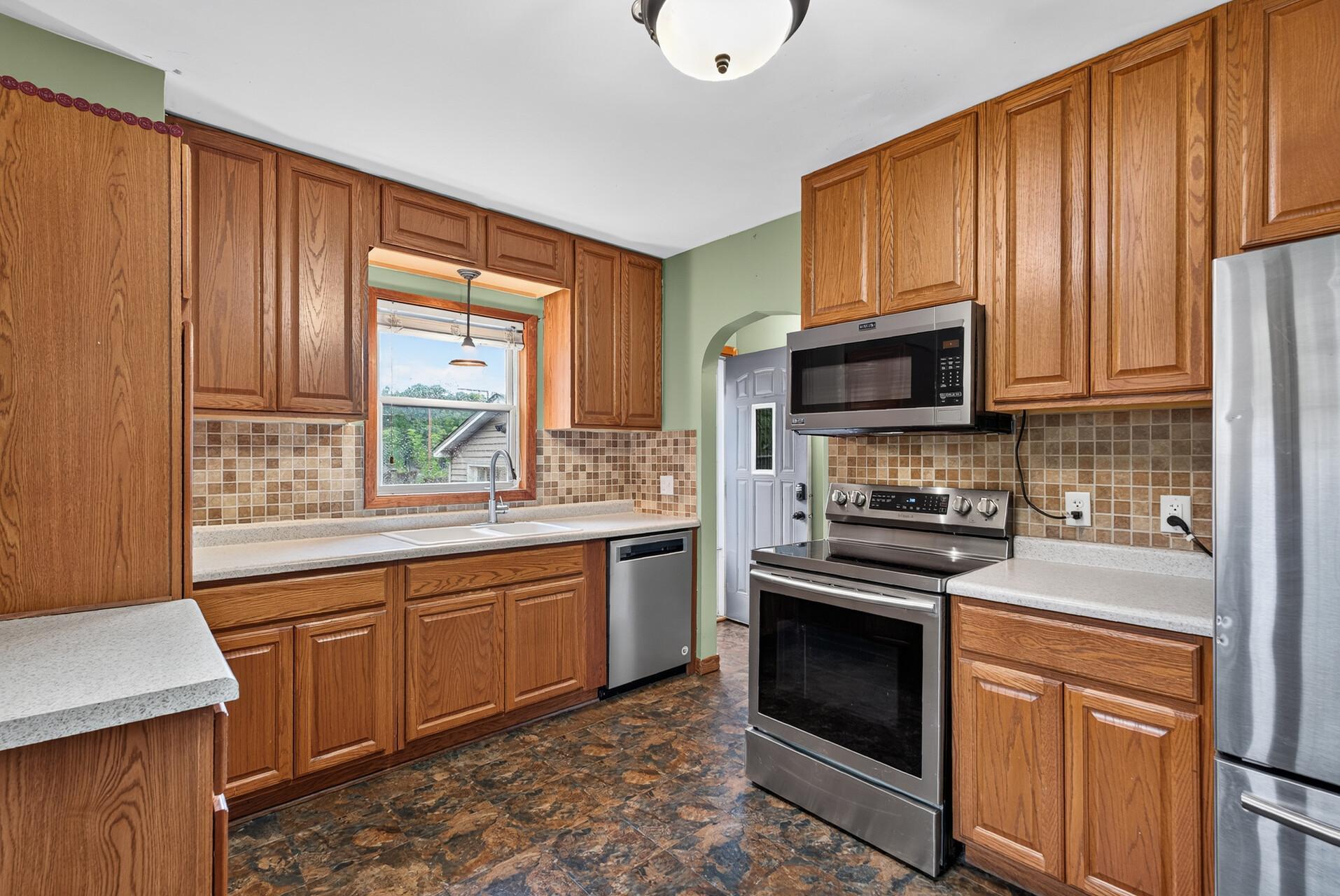 750 Mooers Avenue Se Property Photo 10