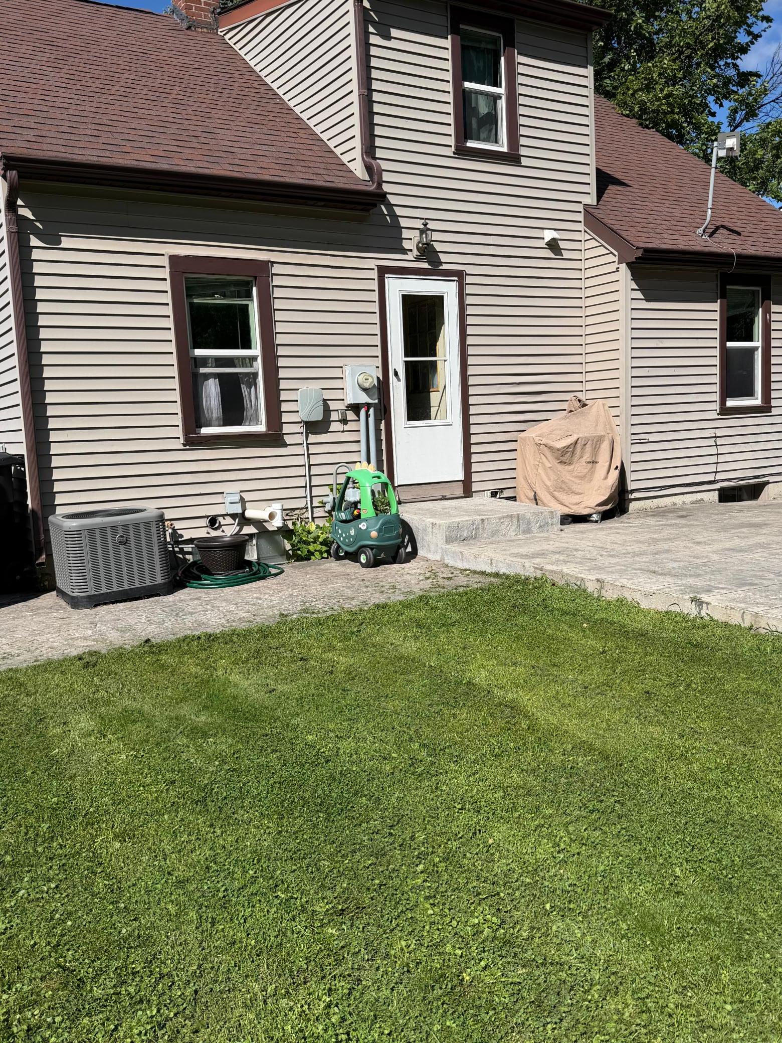 115 Riverside Drive Property Photo 3