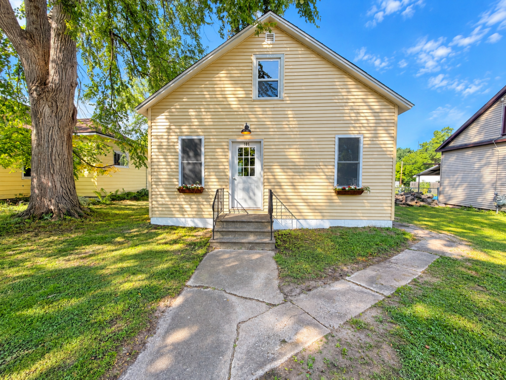 105 Sadie Street Property Photo 1