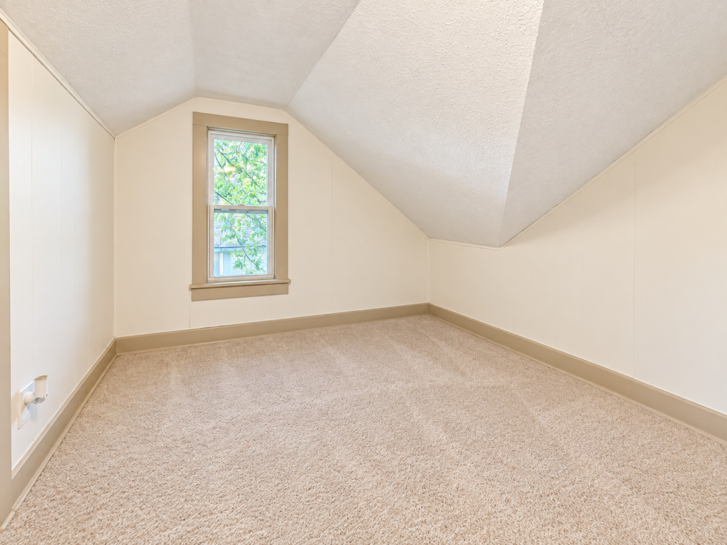 105 Sadie Street Property Photo 16