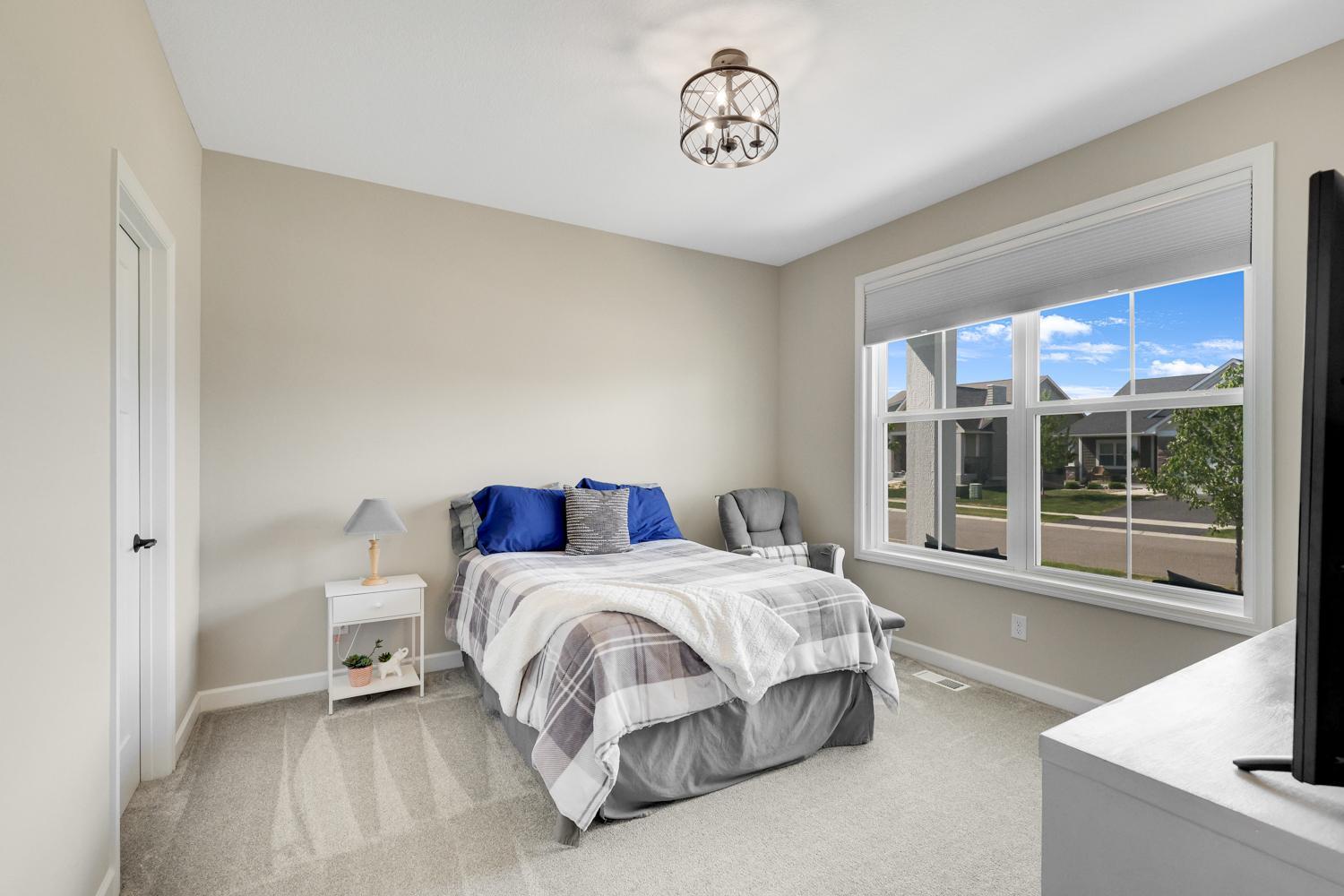 17972 Gresford Lane Property Photo 4