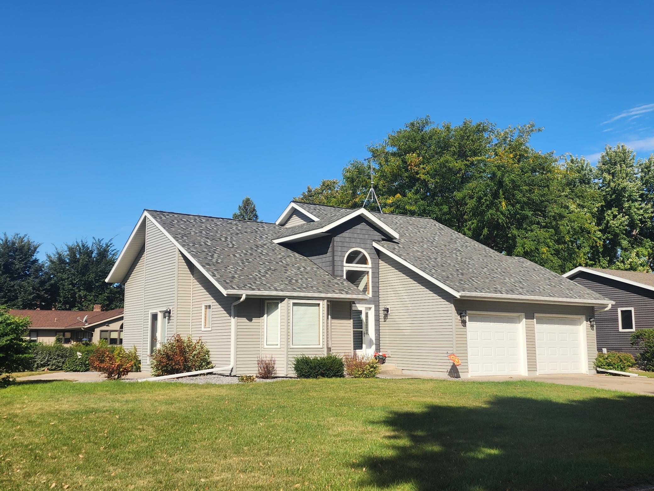 512 Galles Drive Property Photo 1