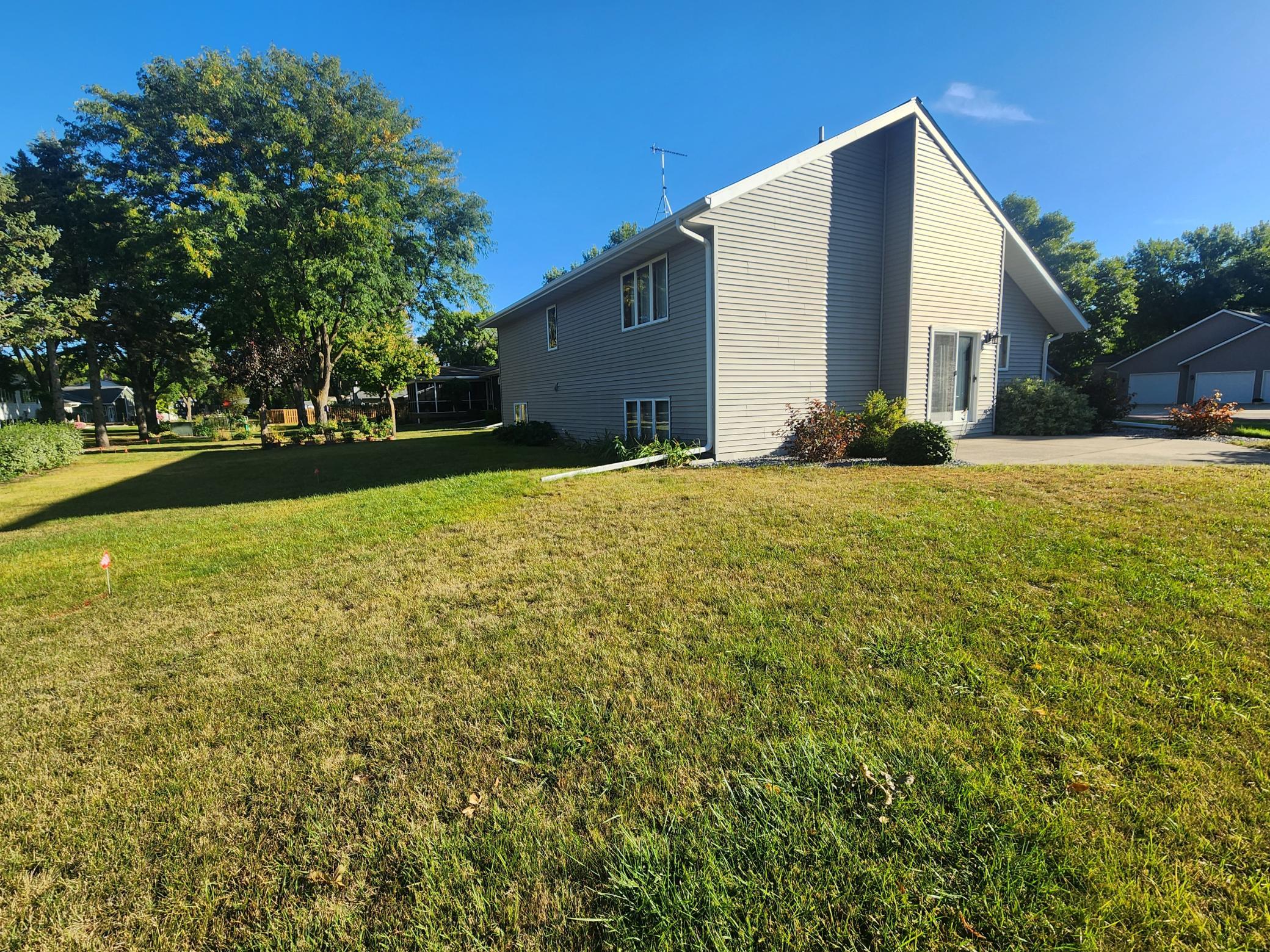 512 Galles Drive Property Photo 2
