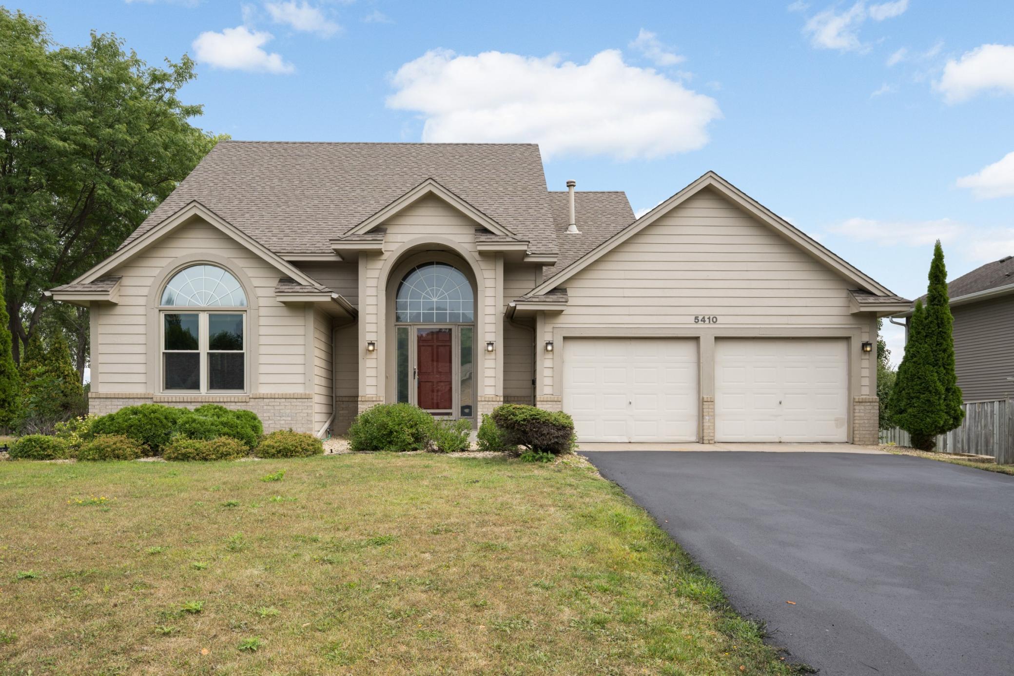 5410 Teakwood Lane N Property Photo 1
