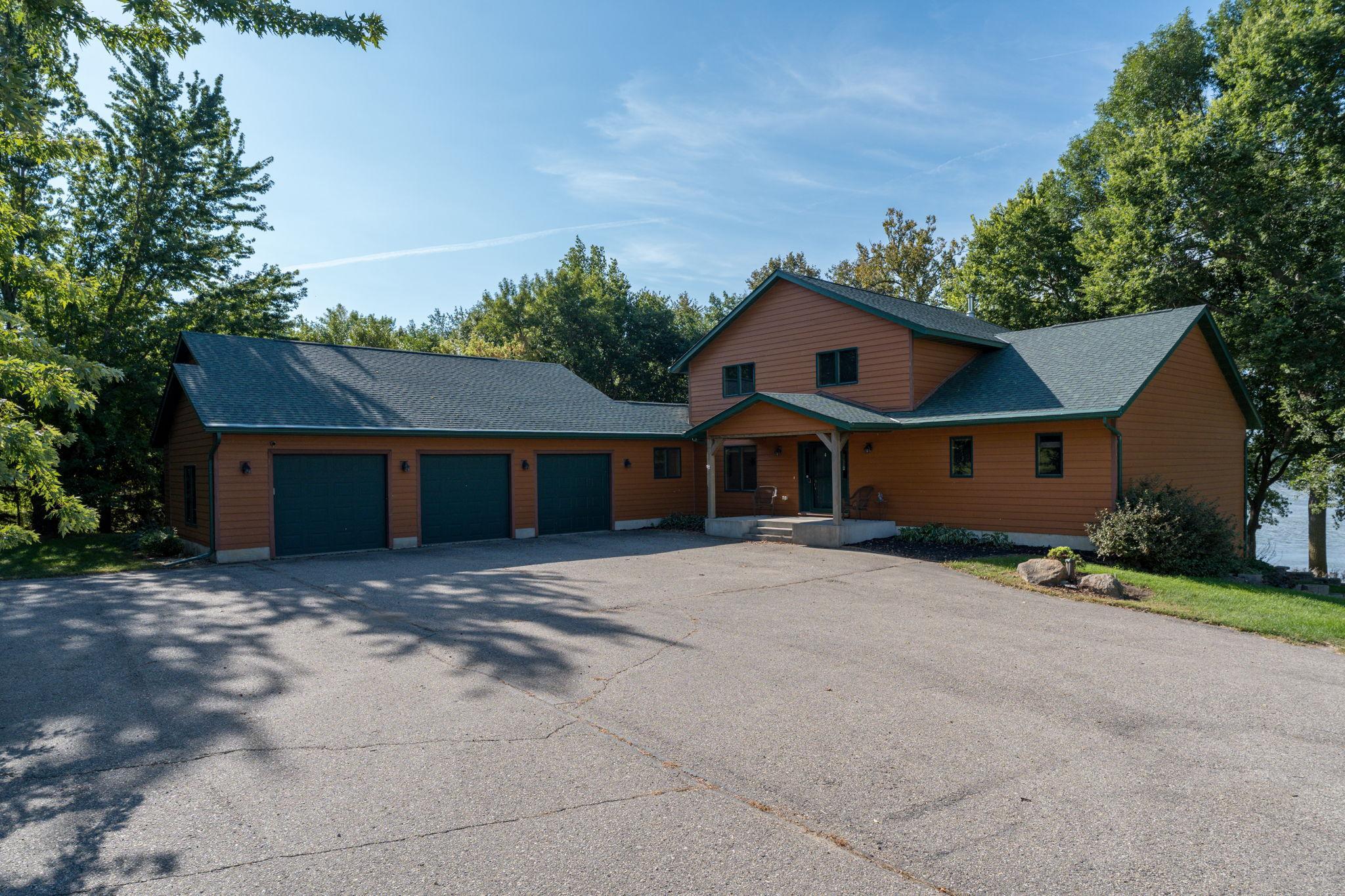 26047 Island Road Property Photo 1