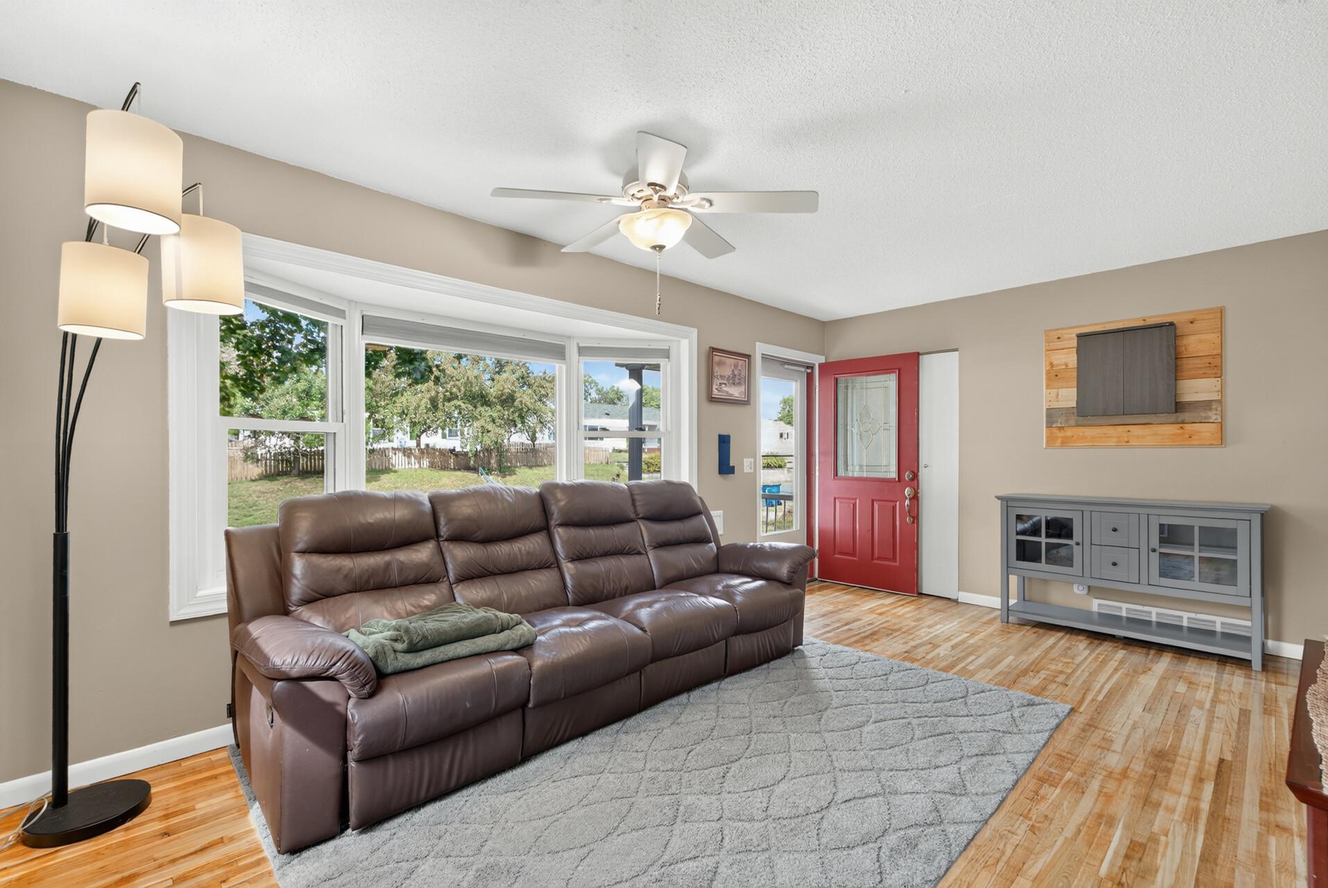 4651 3rd Street Ne Property Photo 4
