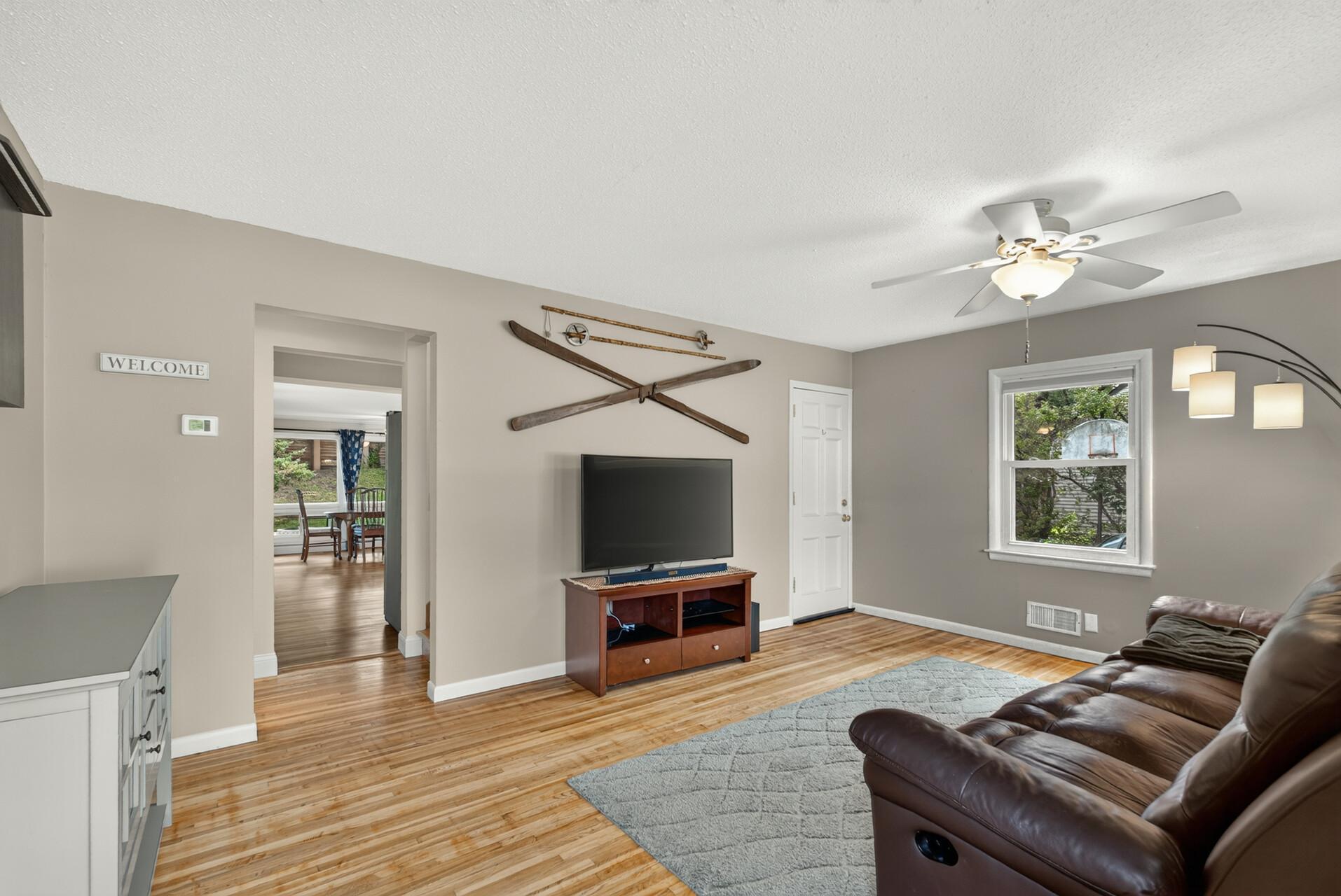 4651 3rd Street Ne Property Photo 5