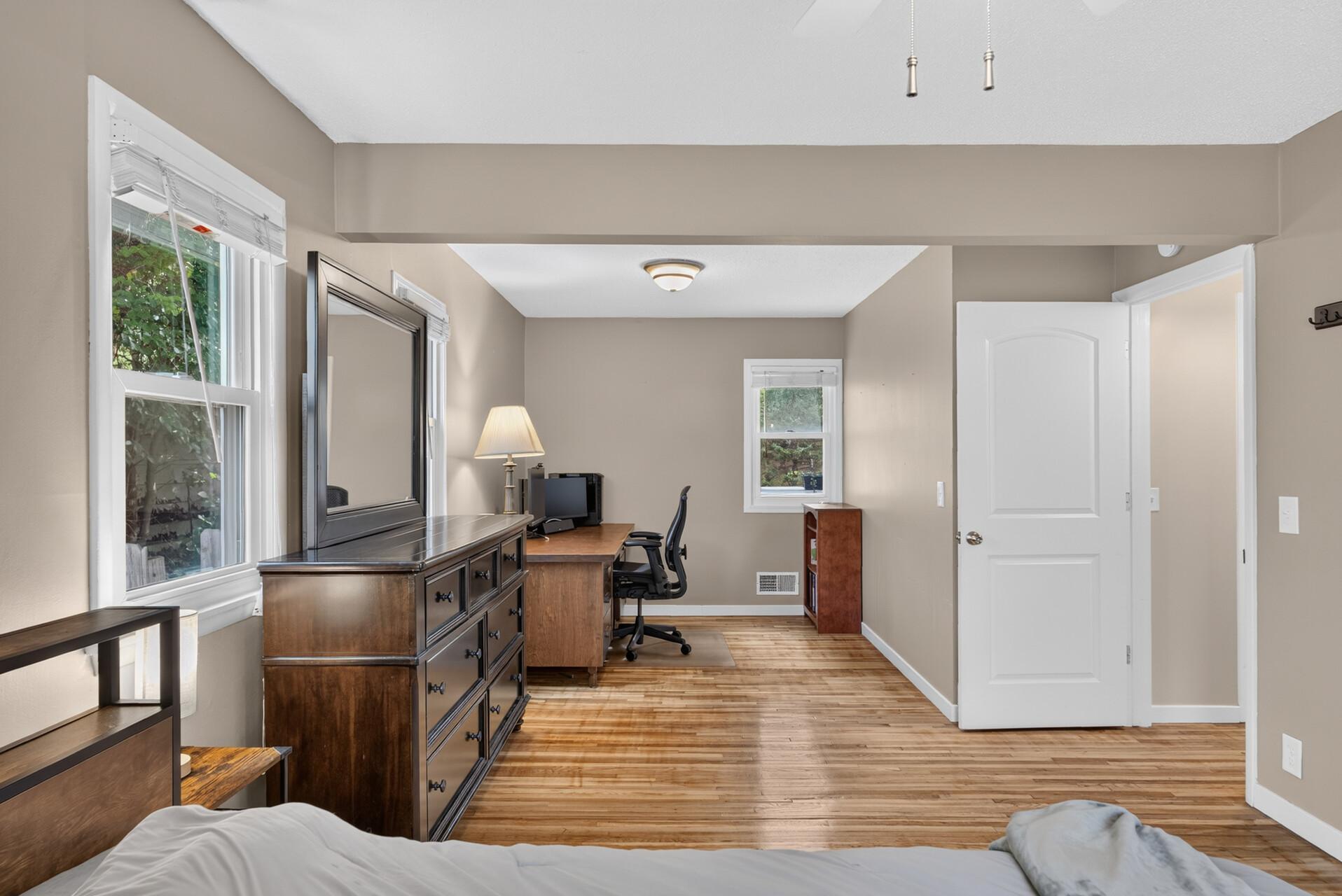 4651 3rd Street Ne Property Photo 17
