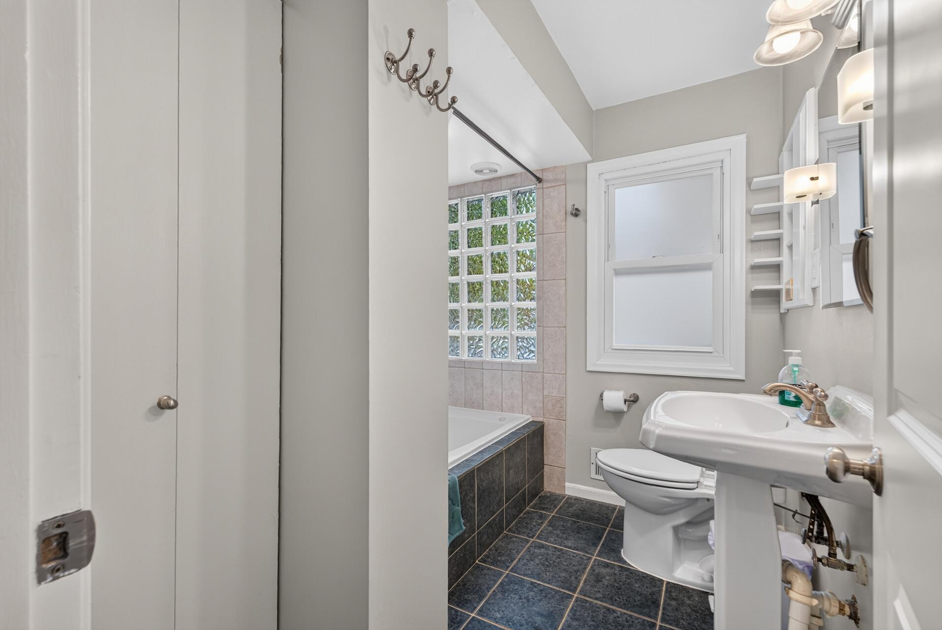4651 3rd Street Ne Property Photo 19