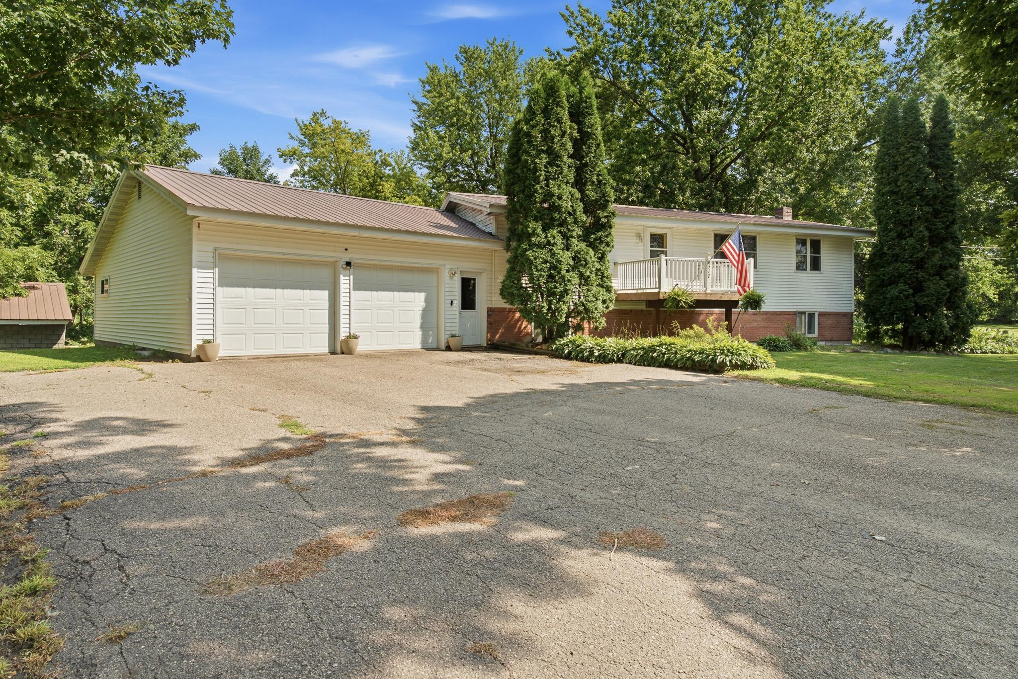 517 1st Street S Property Photo 1
