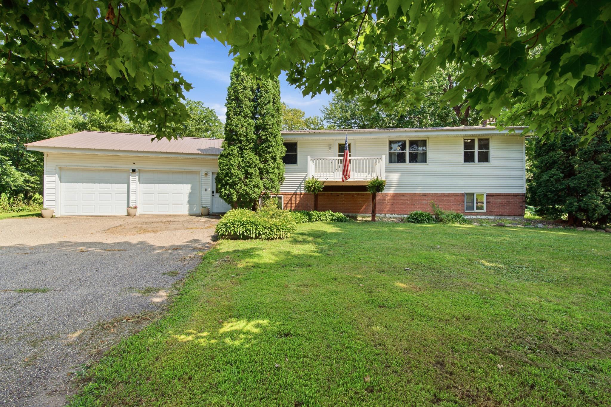517 1st Street S Property Photo 2