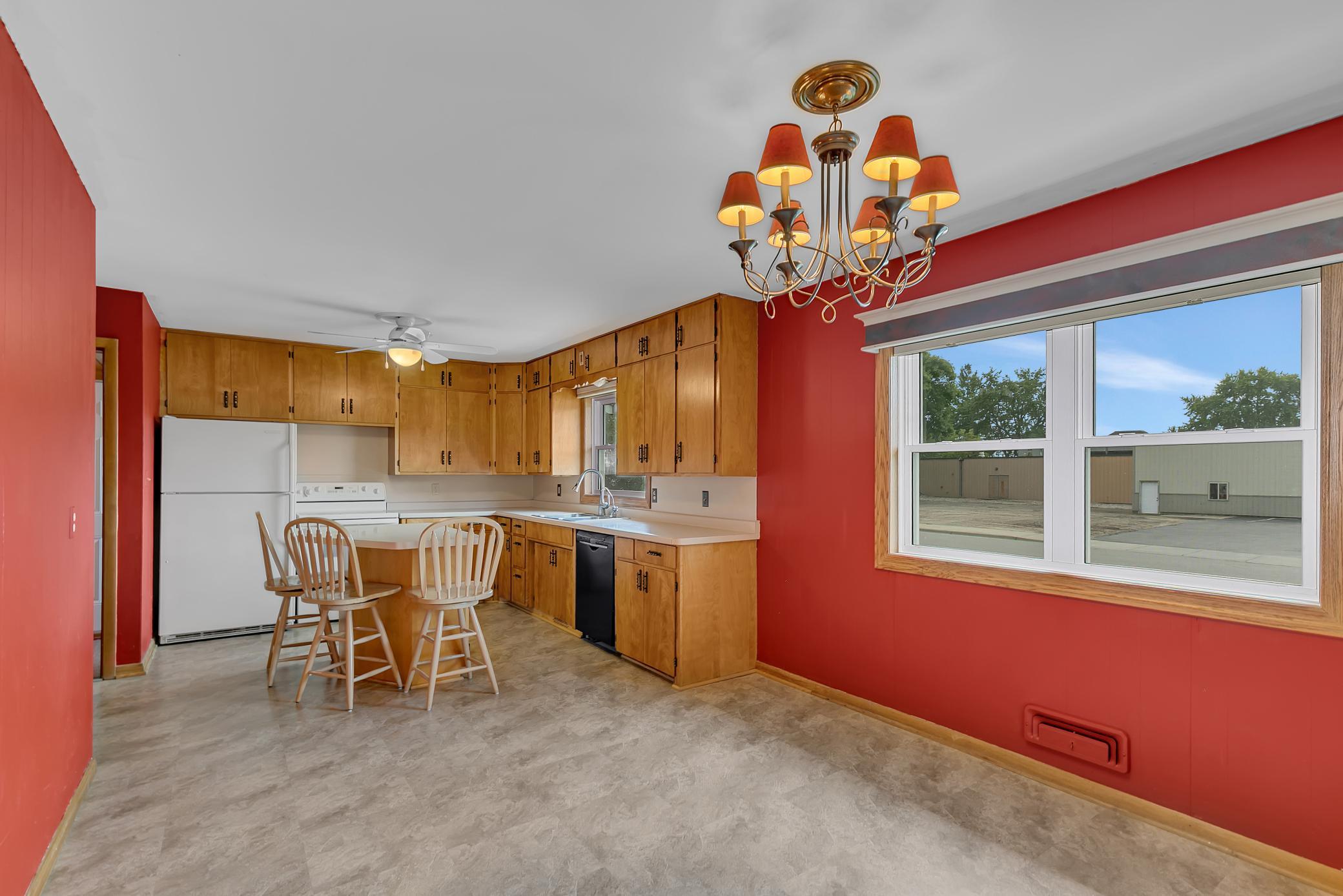 721 Midland Avenue Property Photo 7