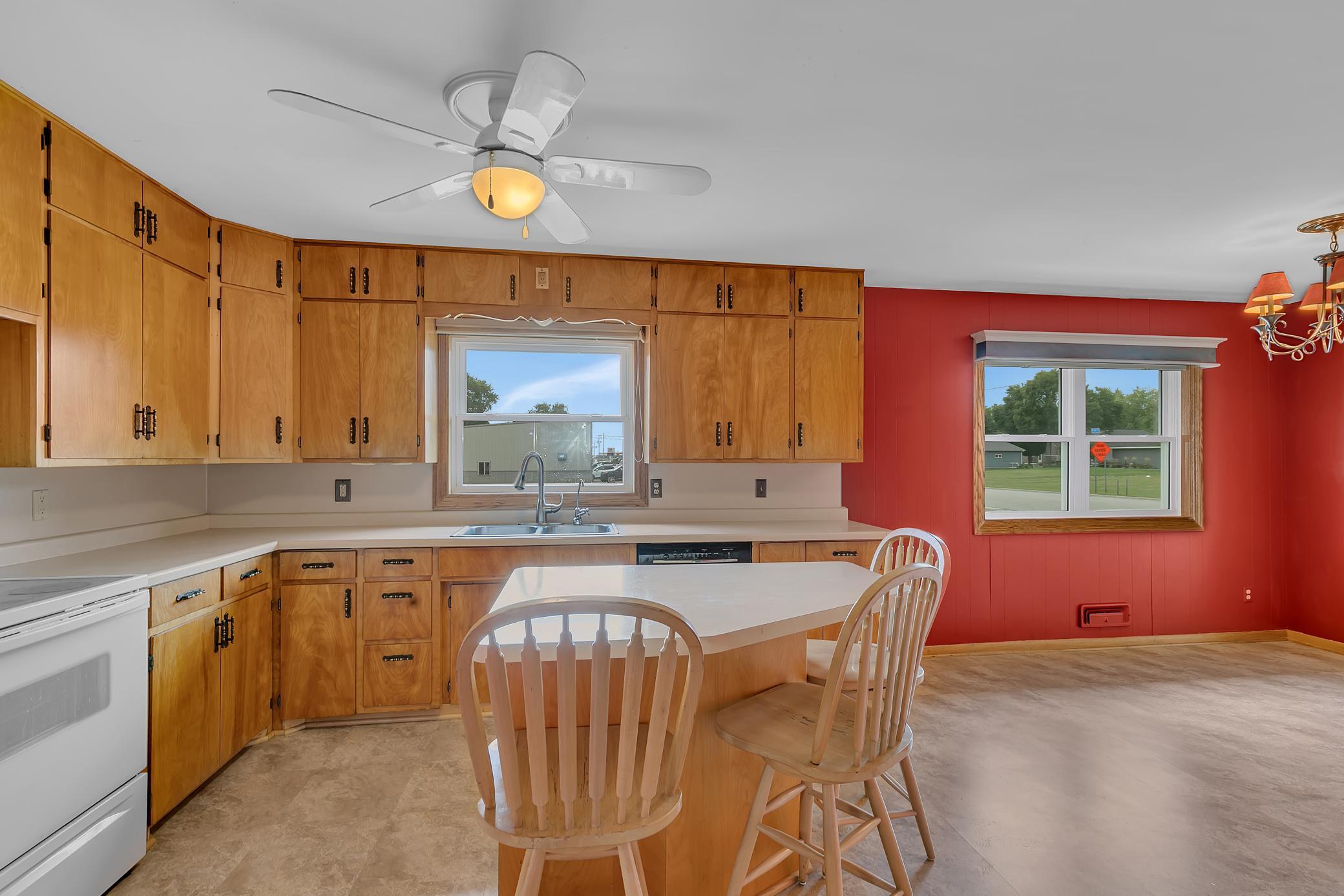 721 Midland Avenue Property Photo 8