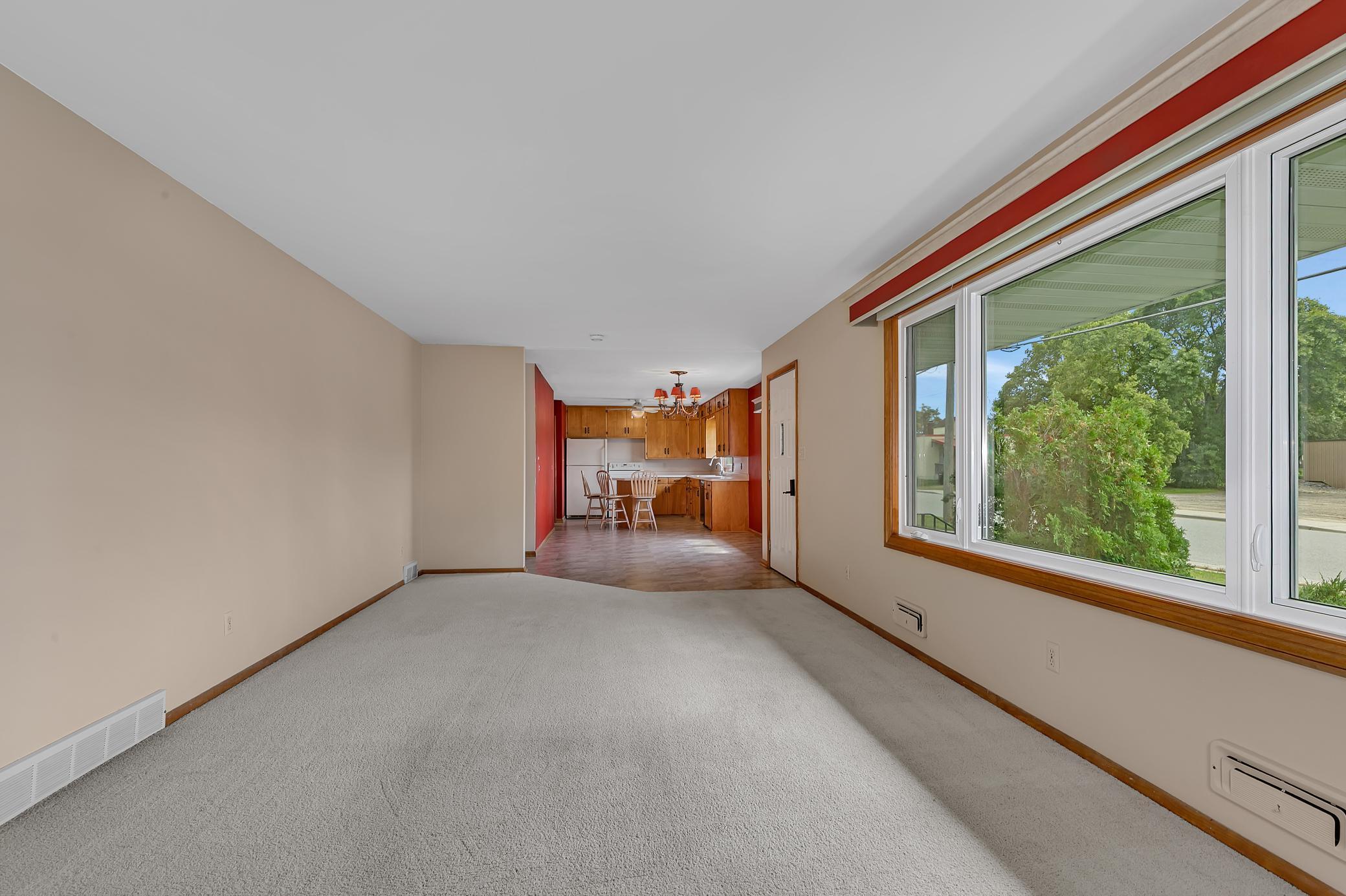 721 Midland Avenue Property Photo 14