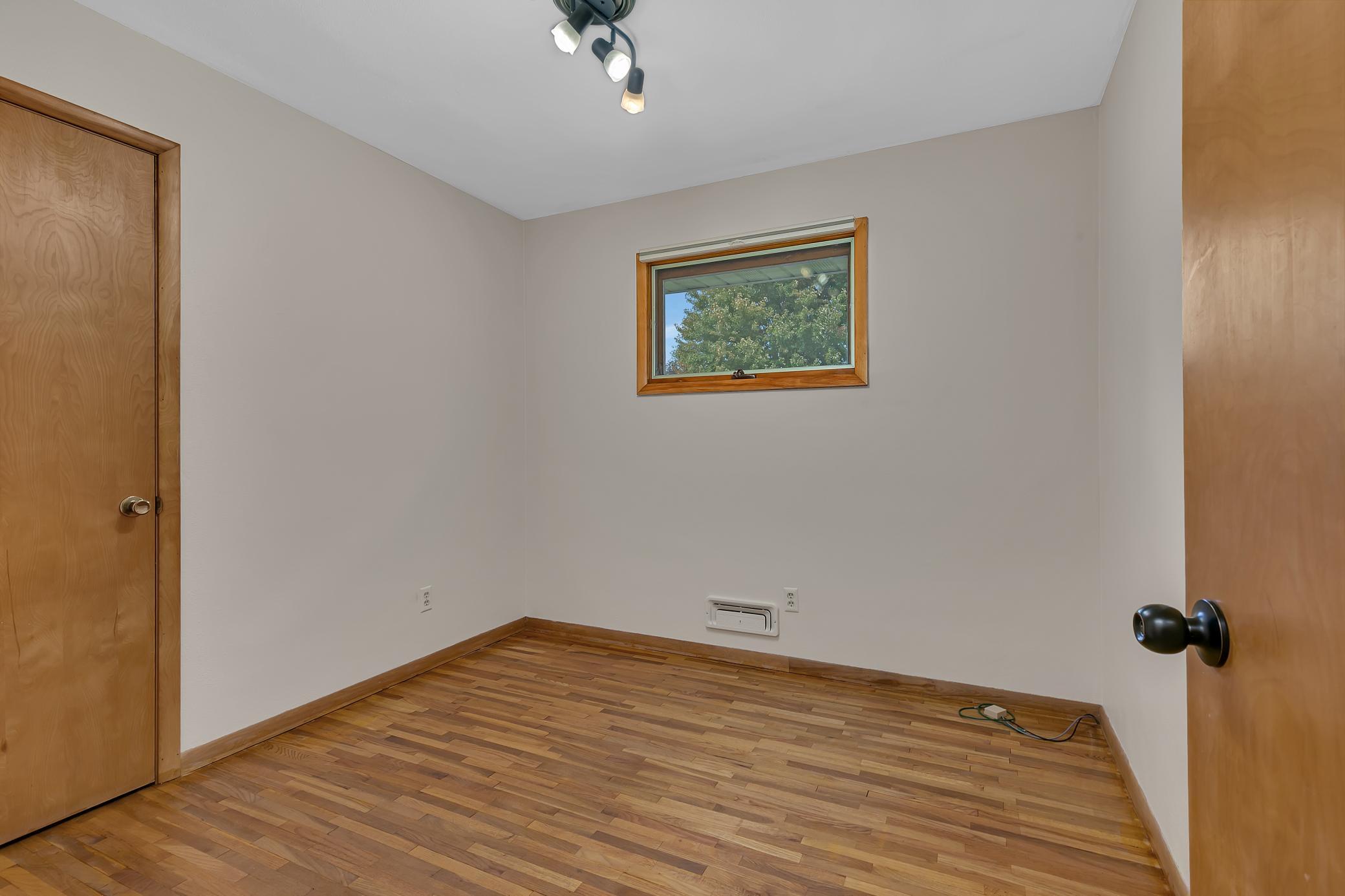 721 Midland Avenue Property Photo 20