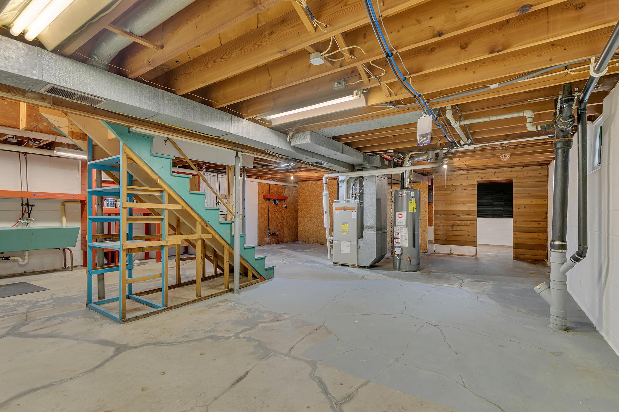 721 Midland Avenue Property Photo 22