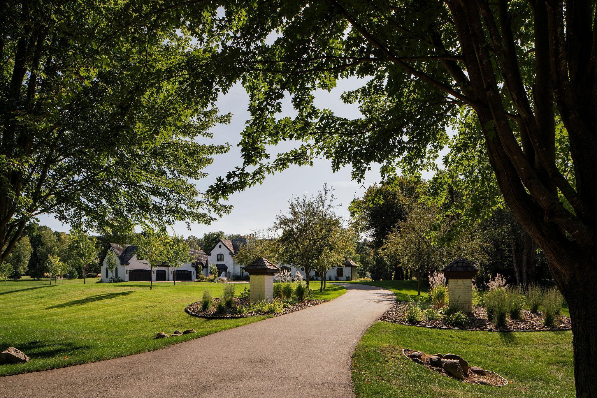 170 Spur Circle Property Photo 1