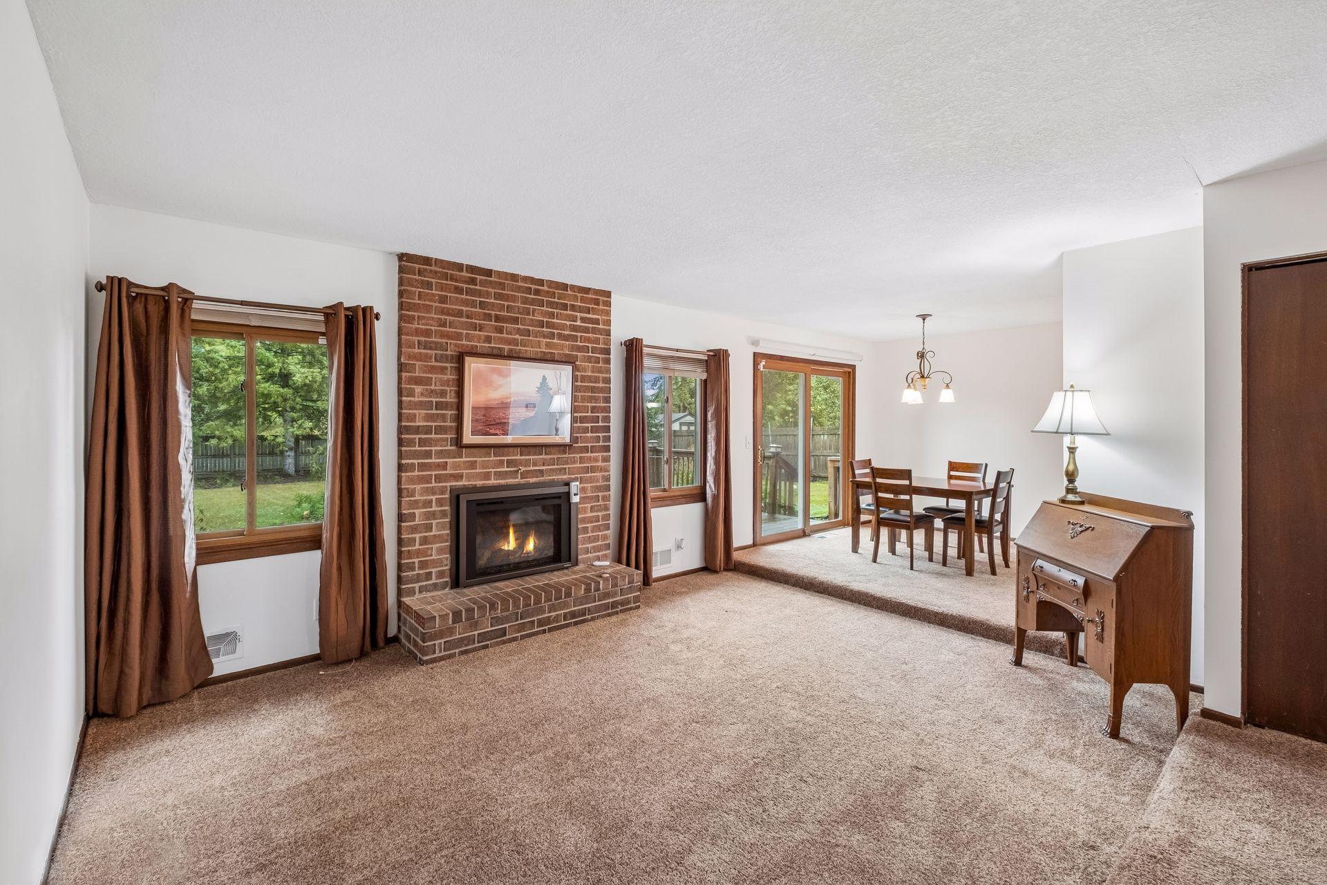 4758 Hauge Circle Property Photo 6