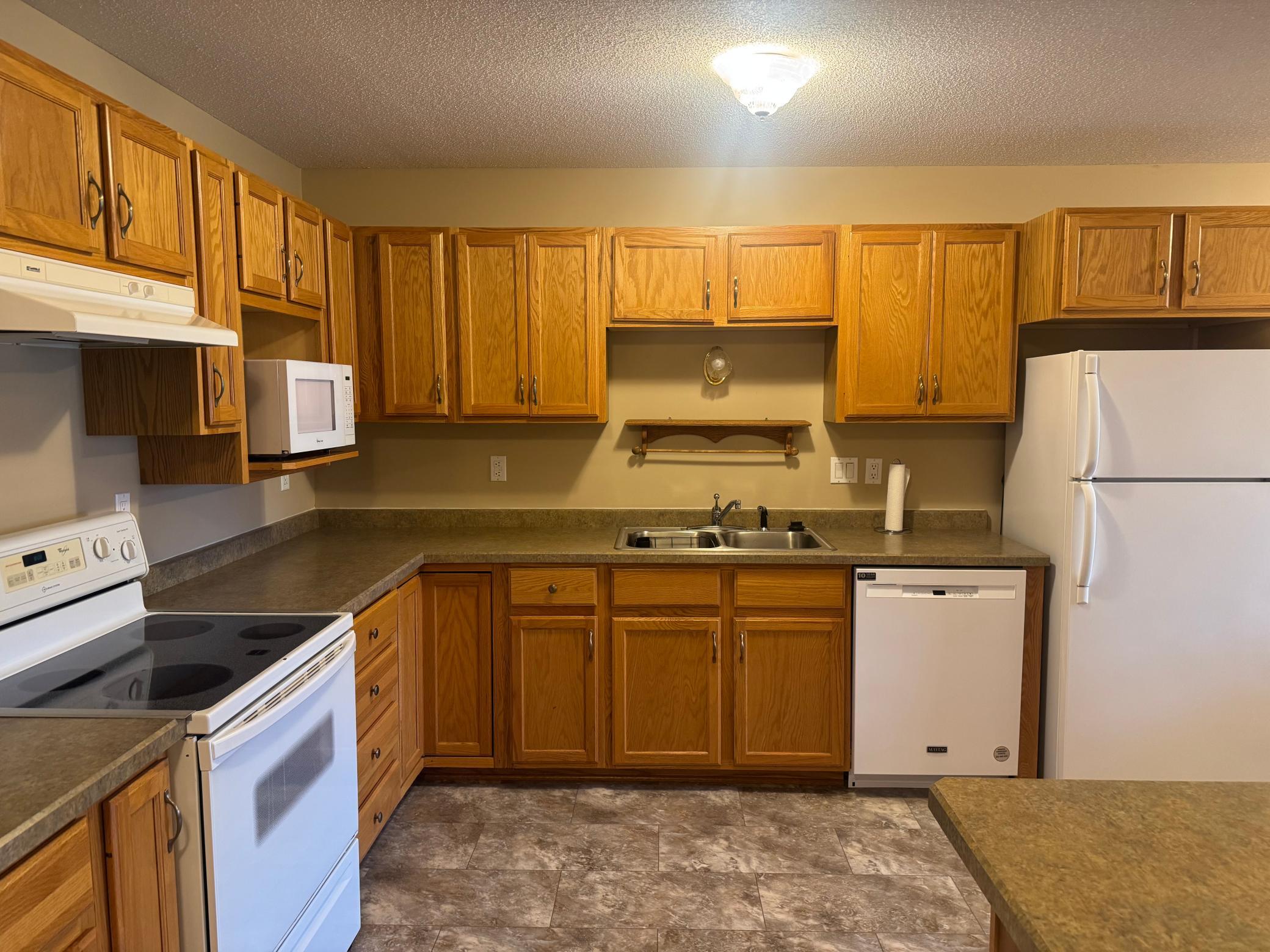 3113 Maple Leaf Court Nw Property Photo 3
