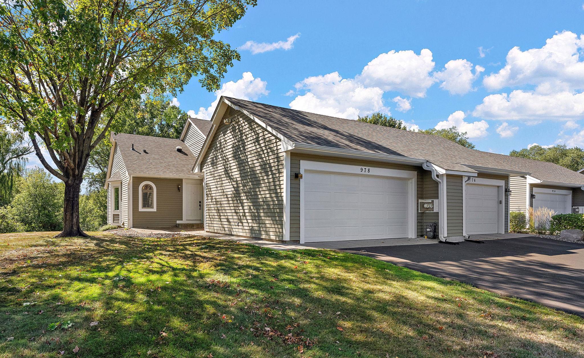 978 Winterberry Drive Property Photo 1