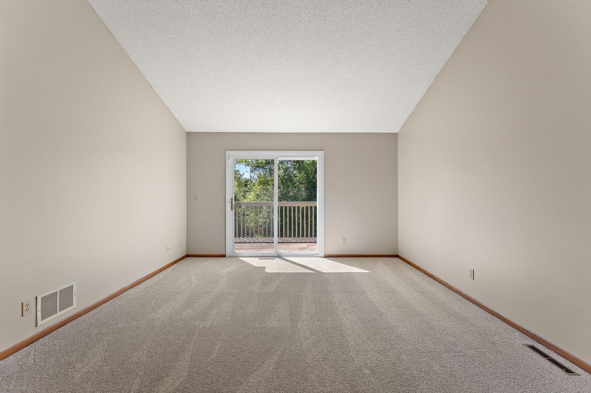 978 Winterberry Drive Property Photo 14