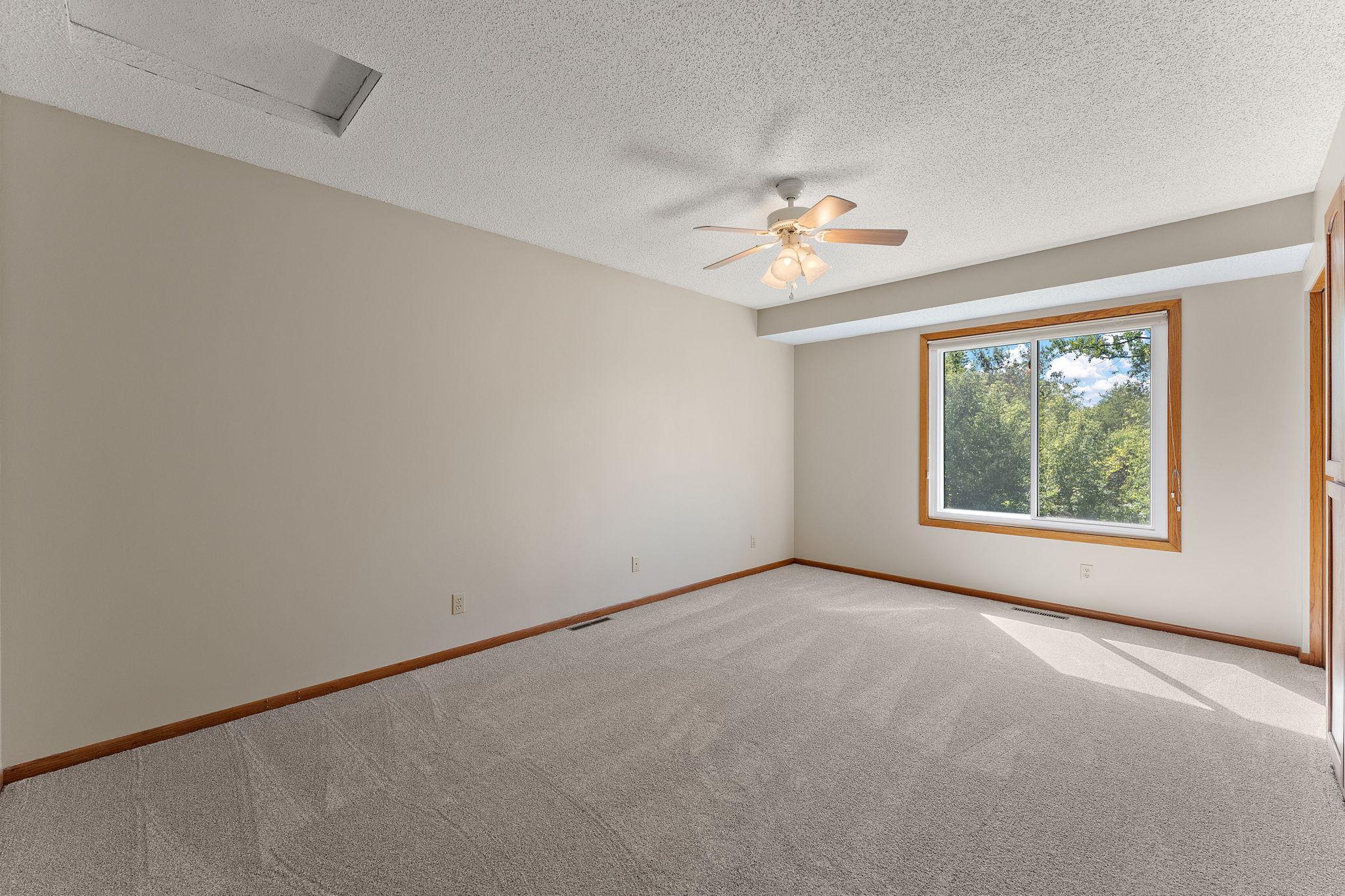 978 Winterberry Drive Property Photo 20